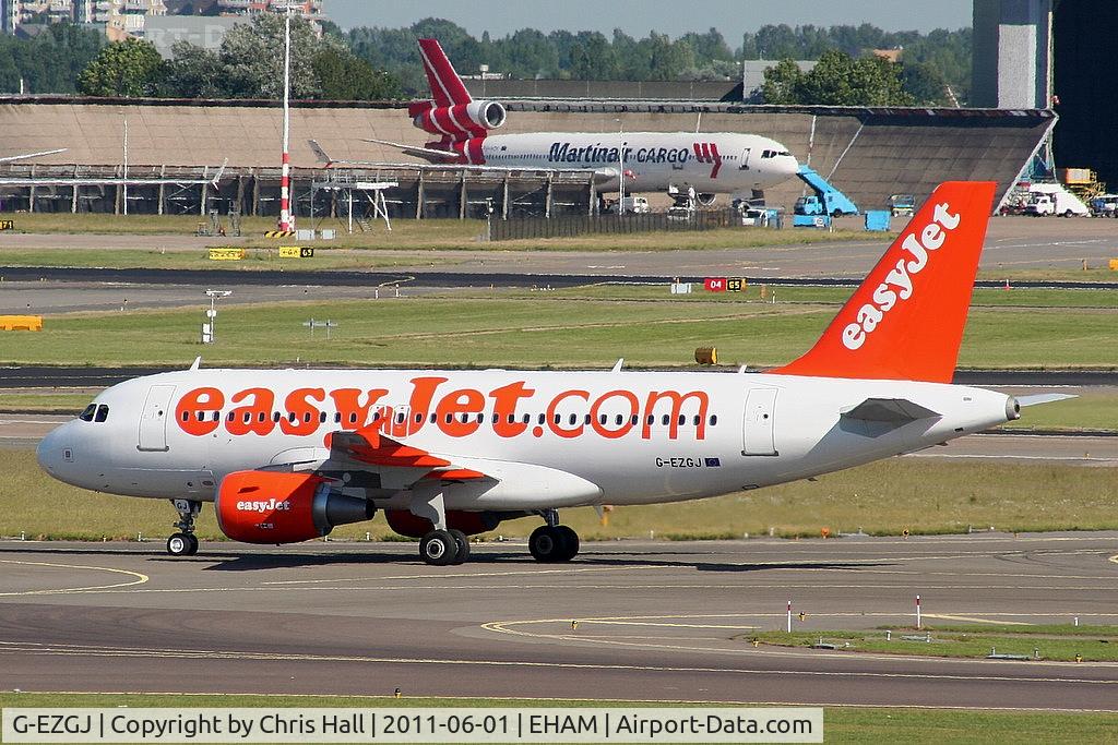 G-EZGJ, 2011 Airbus A319-111 C/N 4705, easyJet