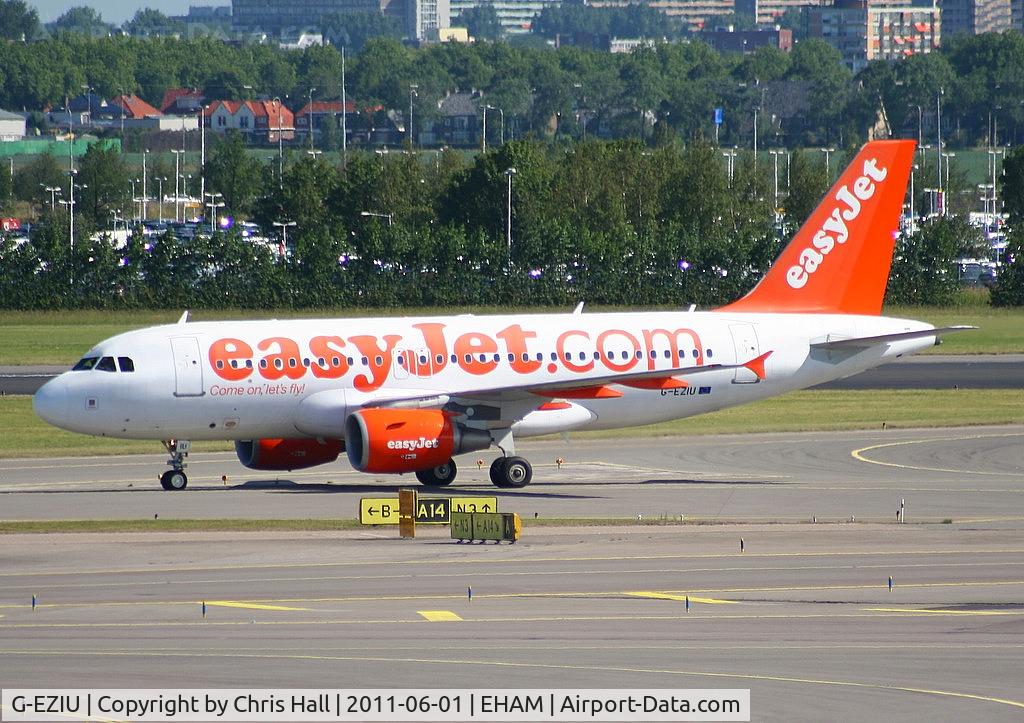 G-EZIU, 2005 Airbus A319-111 C/N 2548, easyJet