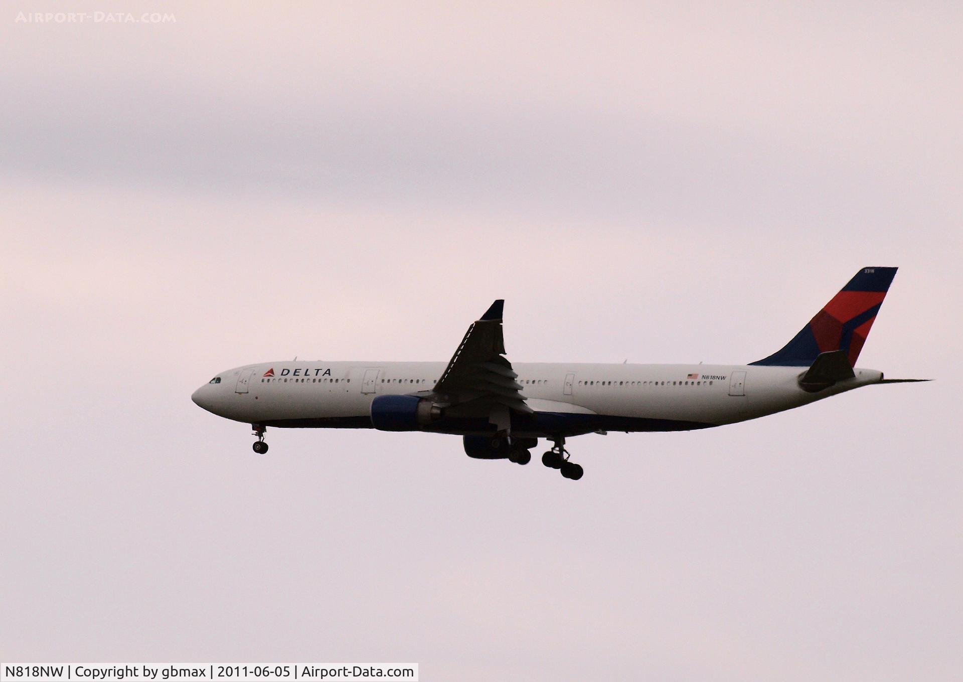 N818NW, 2007 Airbus A330-323 C/N 0857, Going to a landing at JFK