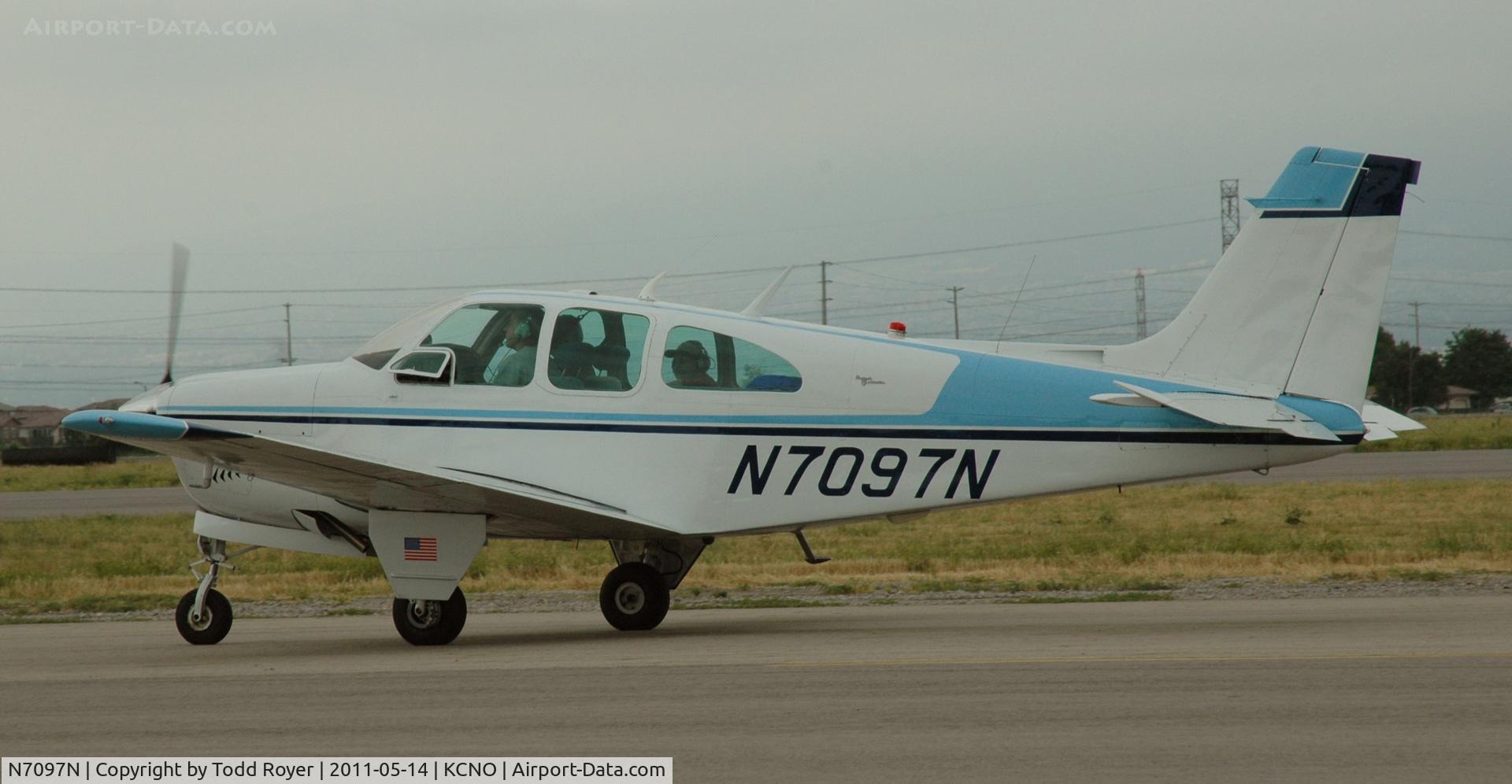 N7097N, 1967 Beech E33A Bonanza C/N CE-193, Taxiing at Chino