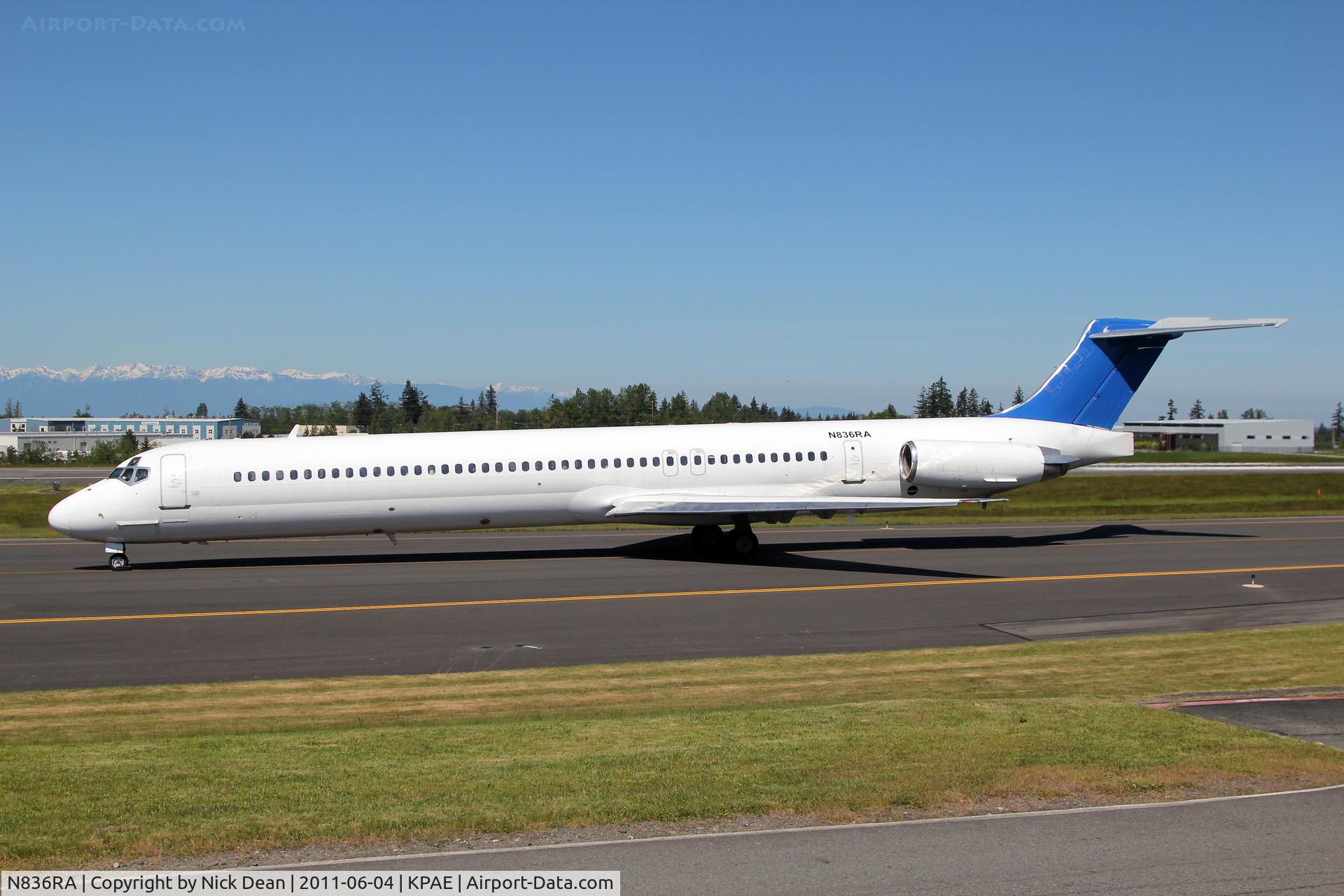 N836RA, 1990 McDonnell Douglas MD-83 (DC-9-83) C/N 53046, KPAE/PAE