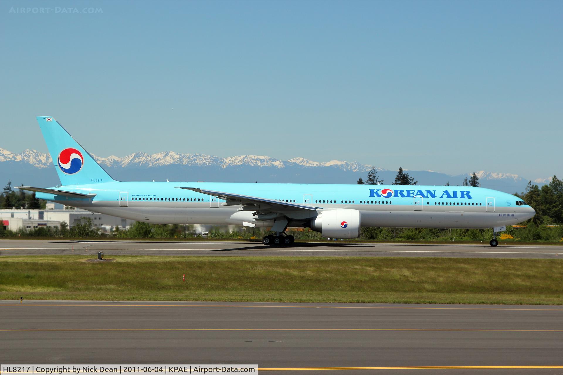 HL8217, 2011 Boeing 777-3B5/ER C/N 37648, KPAE/PAE Boeing 953