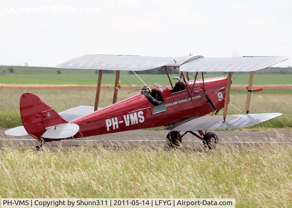 PH-VMS, 1935 De Havilland DH-82A Tiger Moth II C/N 3318, Go back from the refuelling area...