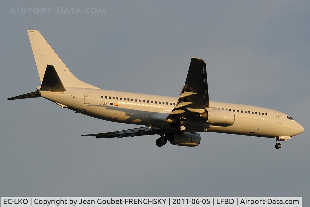 EC-LKO, 1998 Boeing 737-85F C/N 28821, Calima Aviacion landing 23