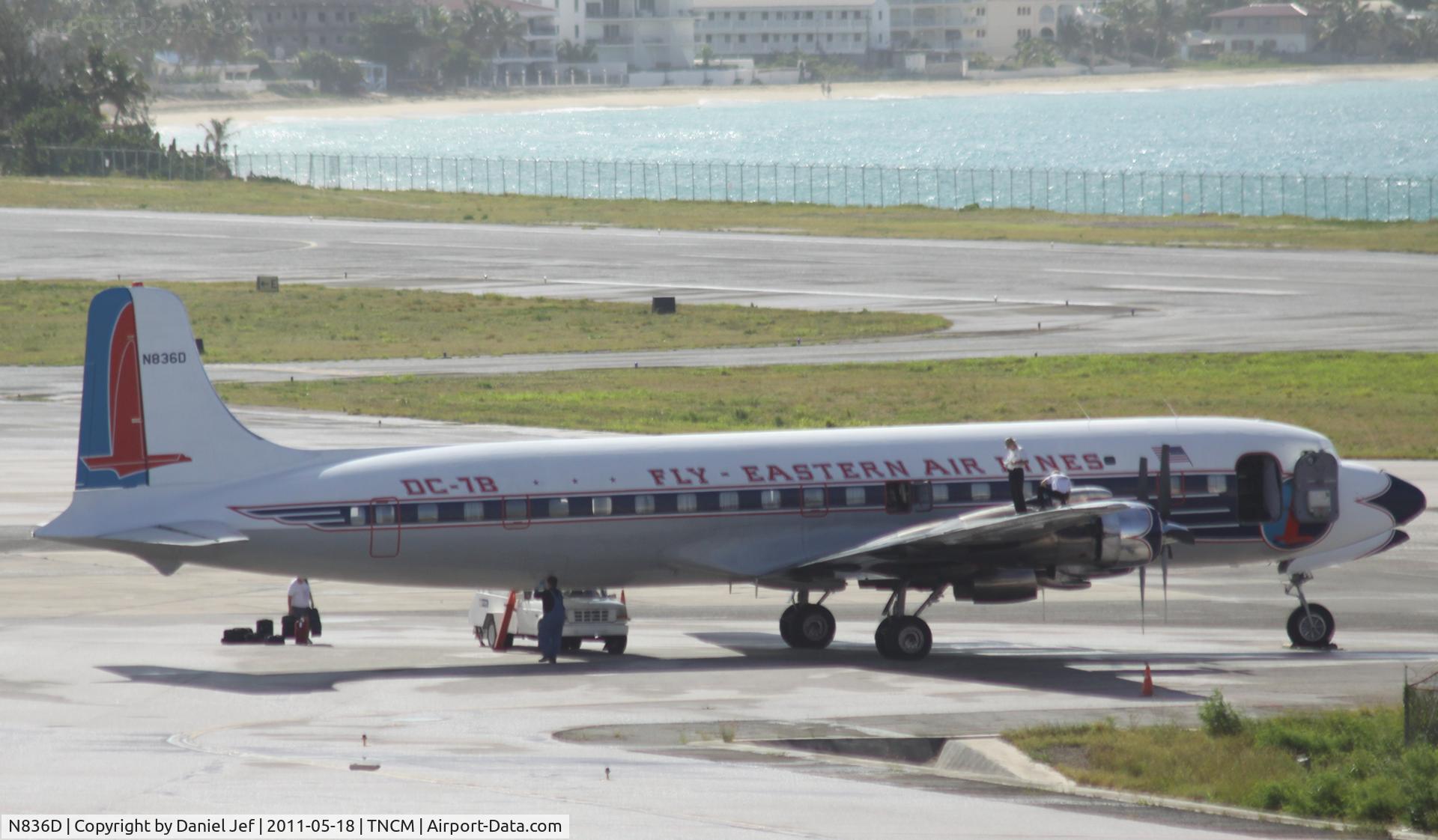 N836D, 1957 Douglas DC-7B C/N 45345, Befor start up at TNCM