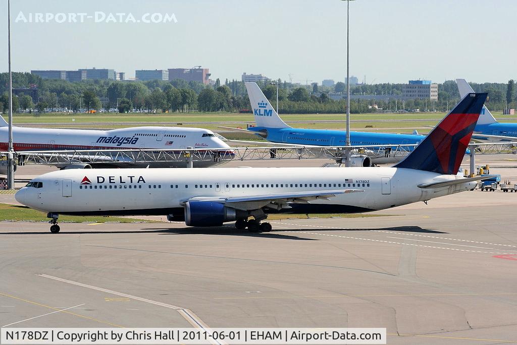 N178DZ, 2000 Boeing 767-332/ER C/N 30596, Delta Air Lines
