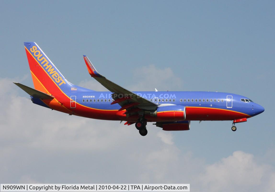 N909WN, 2008 Boeing 737-7H4 C/N 32458, Southwest 737