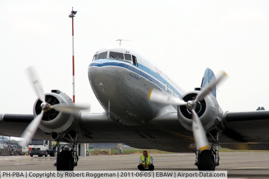 PH-PBA, 1943 Douglas DC-3C-S1C3G (C-47A-75-DL) C/N 19434, Fly in.Warming up engines.