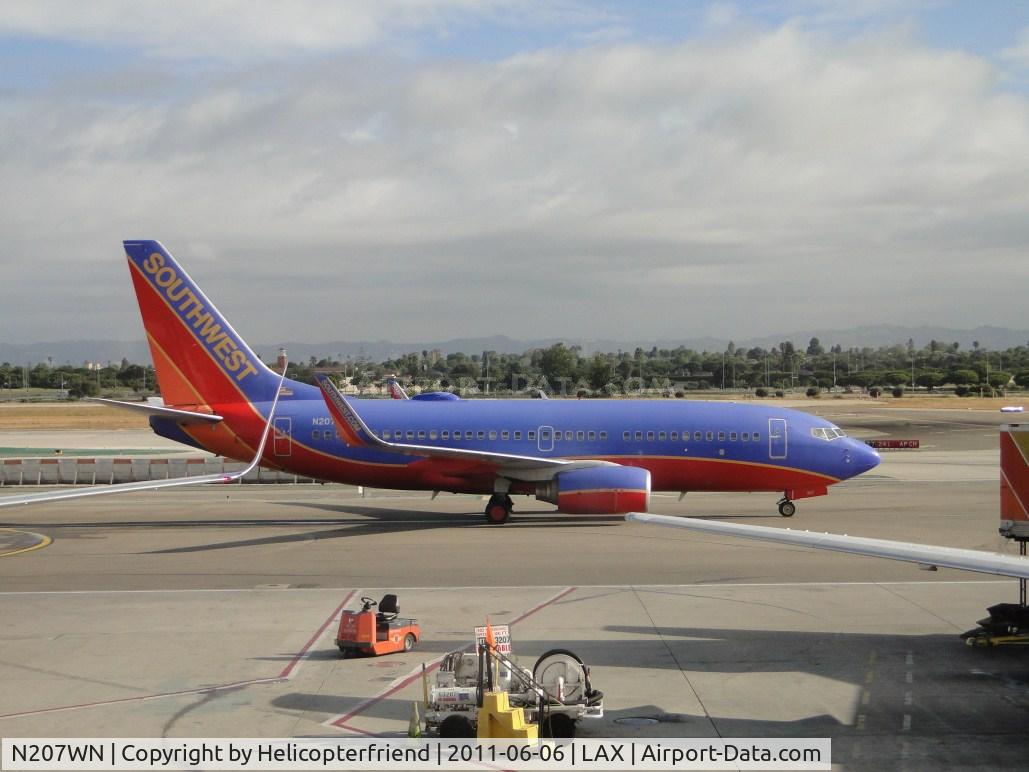 N207WN, 2005 Boeing 737-7H4 C/N 34012, Taxiing to terminal