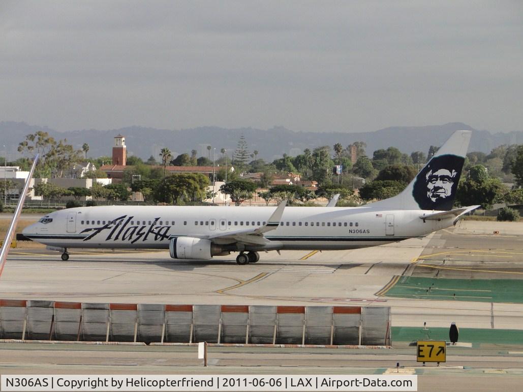 N306AS, 2001 Boeing 737-990 C/N 30014, Preparing to start take off roll on runway 24L