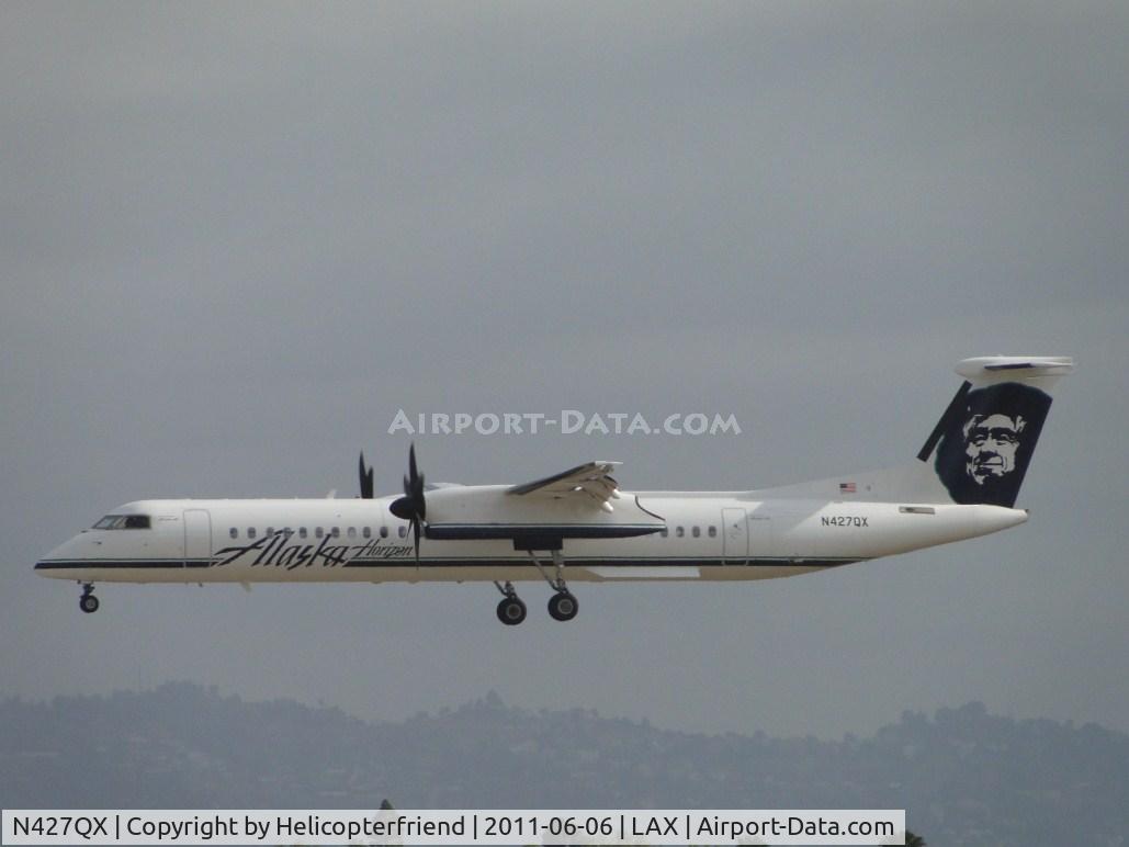N427QX, 2007 Bombardier DHC-8-402 Dash 8 C/N 4156, Landing on runway 24R