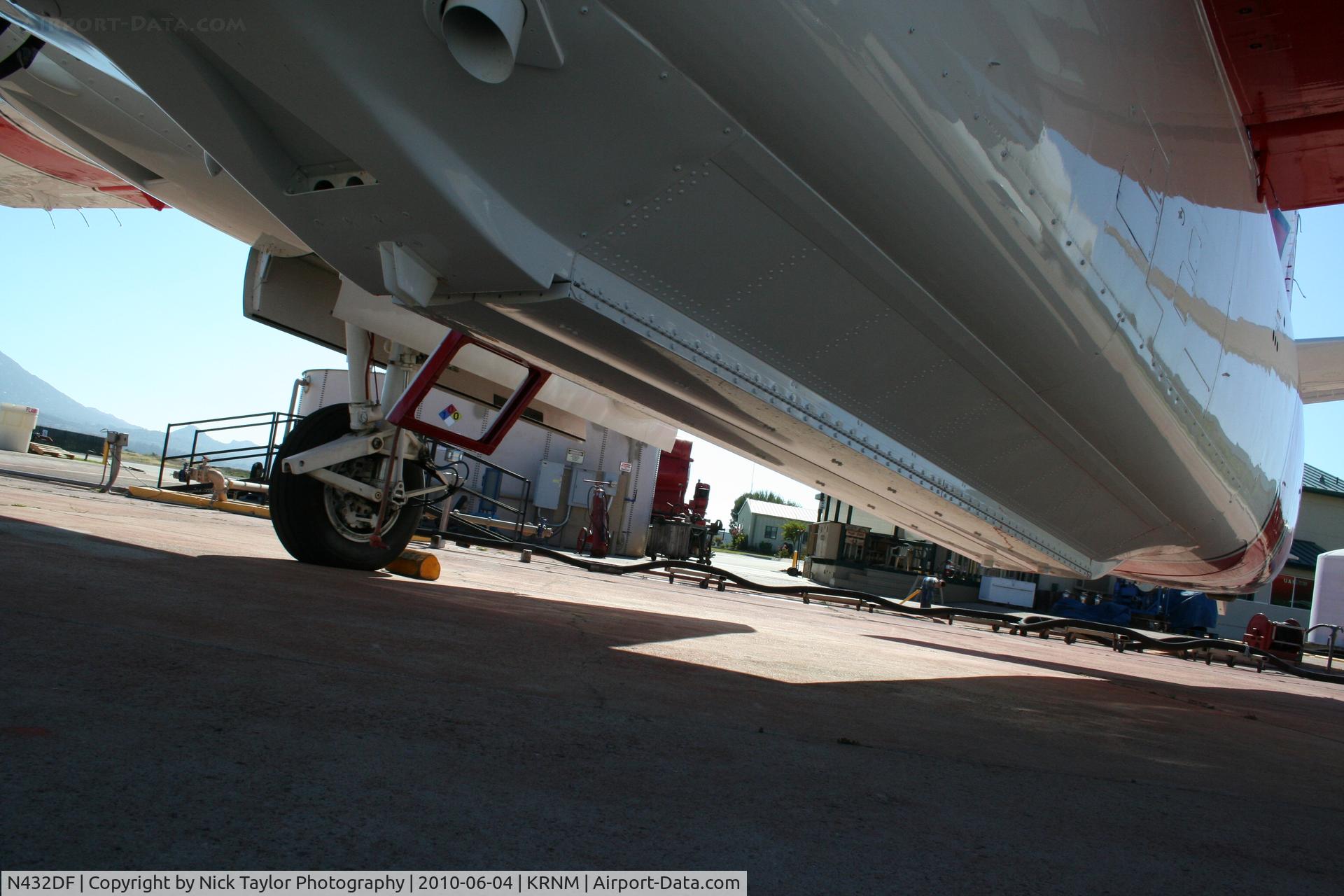 N432DF, Marsh Aviation S-2F3AT C/N 149268, Retardant tank