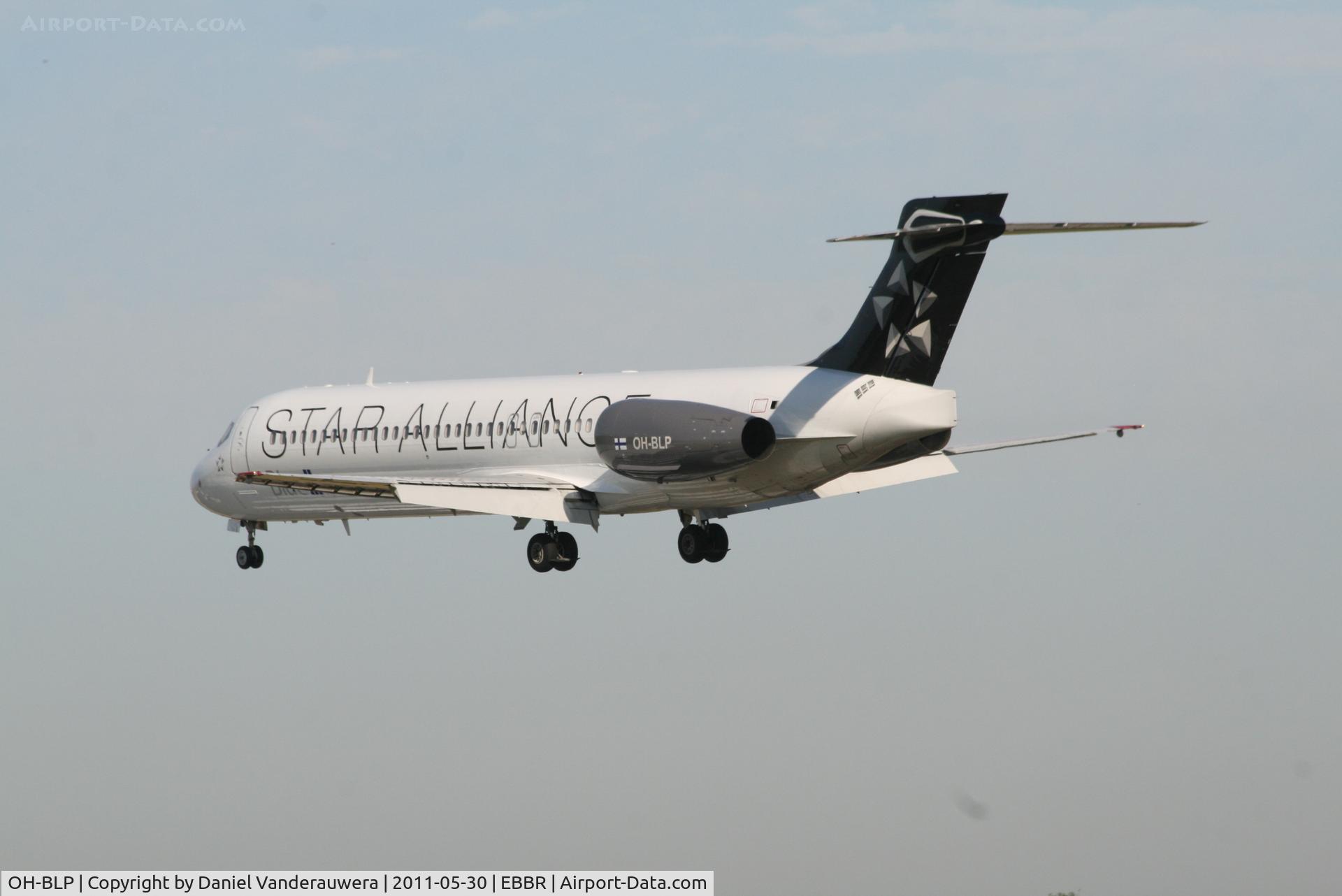 OH-BLP, 2000 Boeing 717-23S C/N 55064, Flight KF801 is descending to RWY 25L