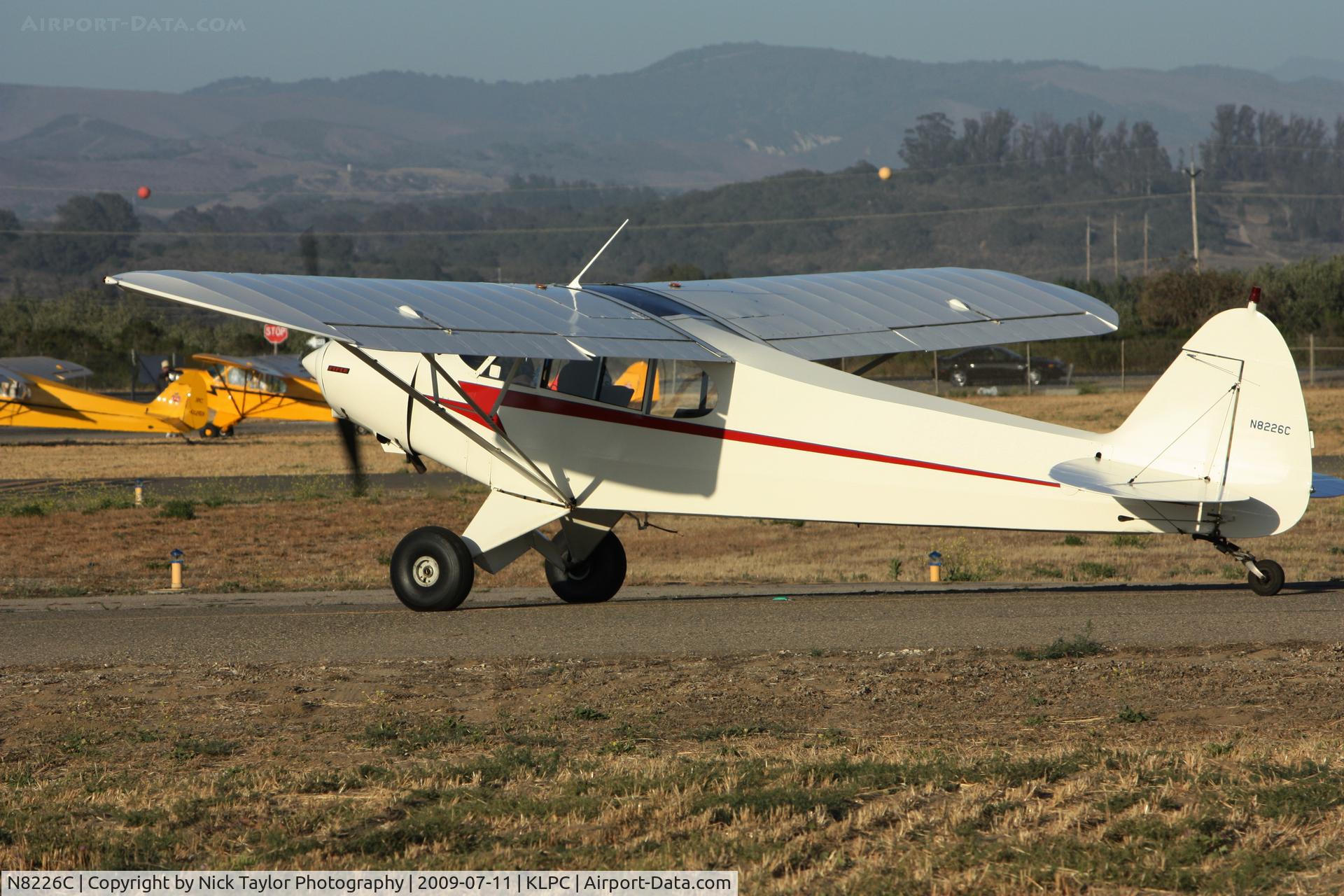 N8226C, 1954 Piper PA-18-135 Super Cub C/N 18-3669, Taxiing