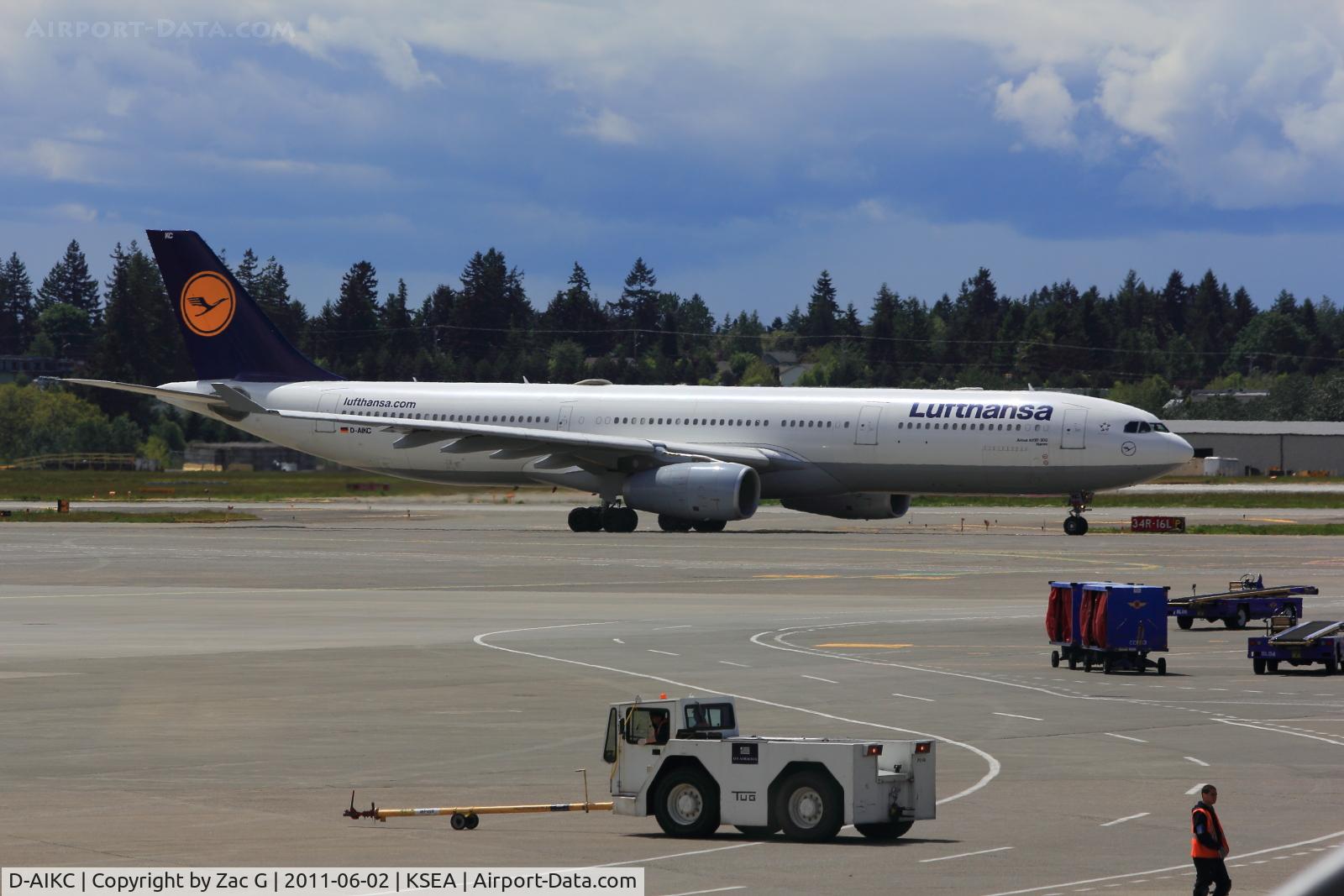 D-AIKC, 2004 Airbus A330-343X C/N 579, Taxiing for take off heading south.