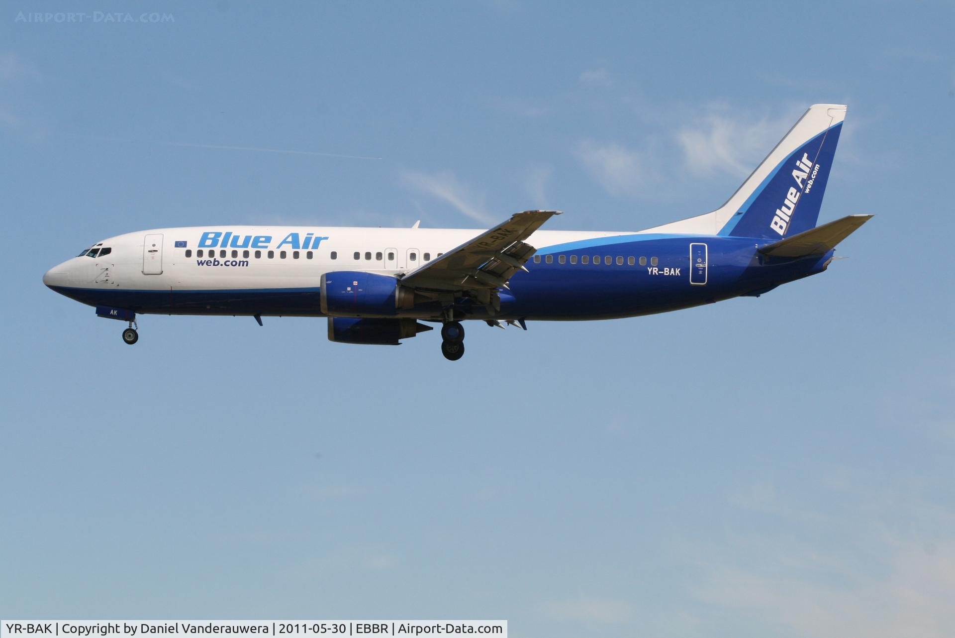 YR-BAK, 1992 Boeing 737-430 C/N 27005, Arrival of flight OB123 to RWY 25L