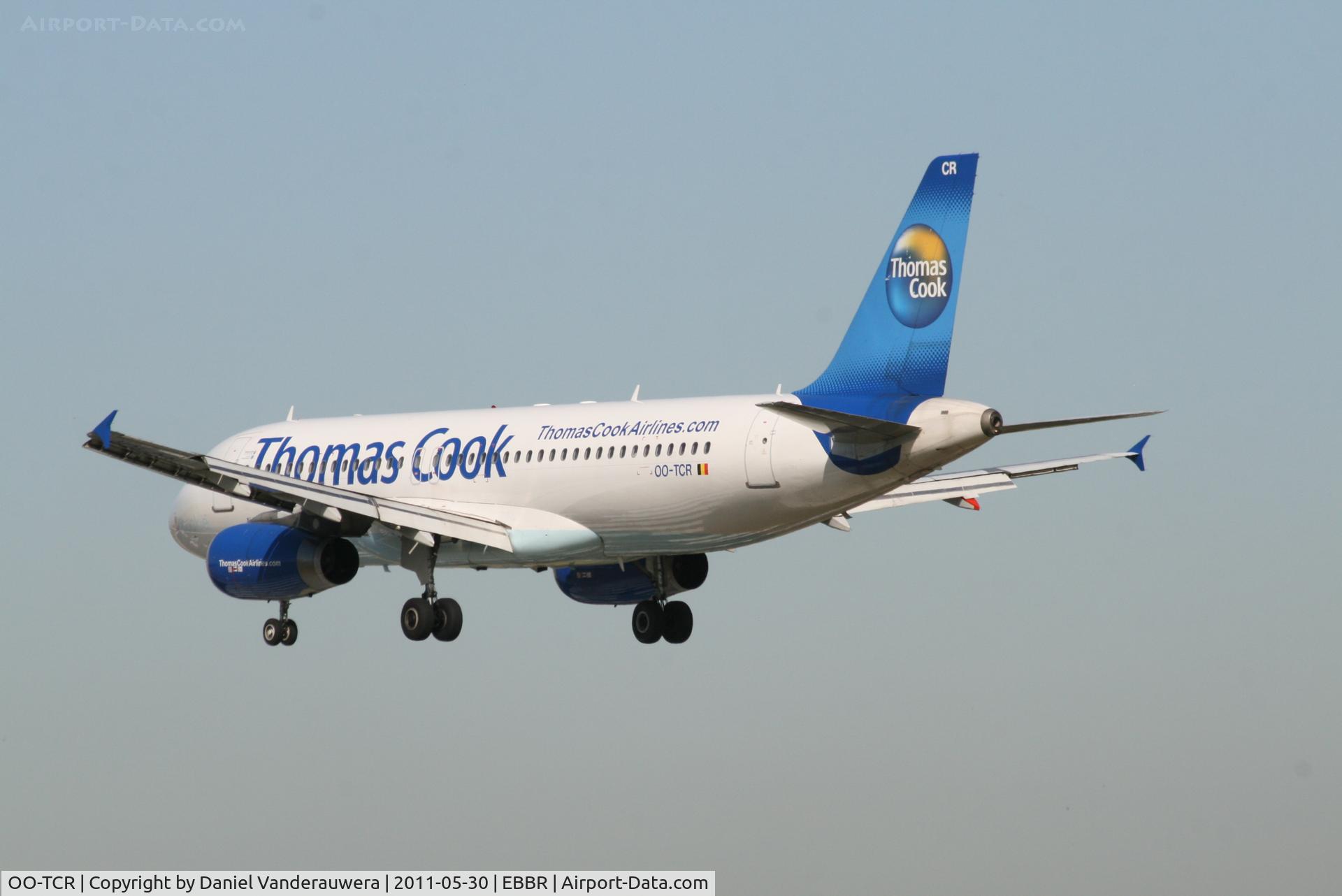 OO-TCR, 1993 Airbus A320-232 C/N 453, Flight FQ483 is descending to RWY 25L