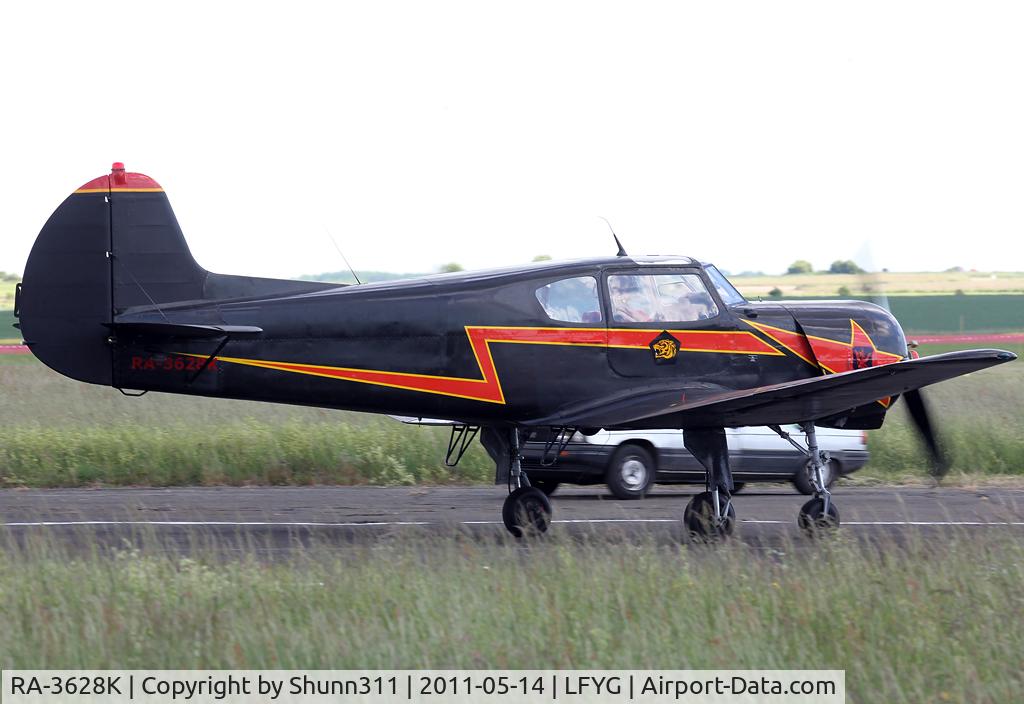 RA-3628K, 1980 Yakovlev Yak-18T C/N 22202034139, Taxiing to his parking...