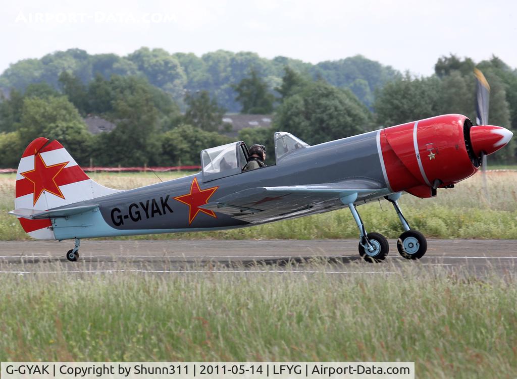 G-GYAK, 1985 Yakovlev Yak-50 C/N 852905, Landing rwy 26