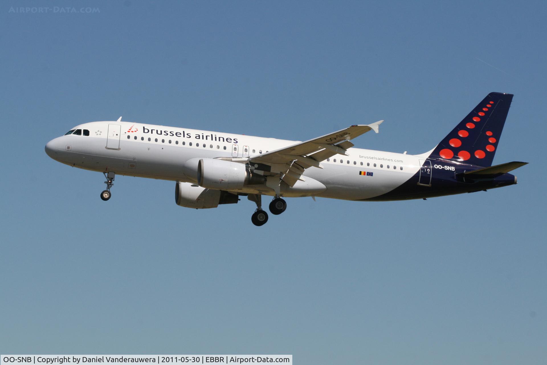 OO-SNB, 2001 Airbus A320-214 C/N 1493, Arrival of flight SN3696 to RWY 25L