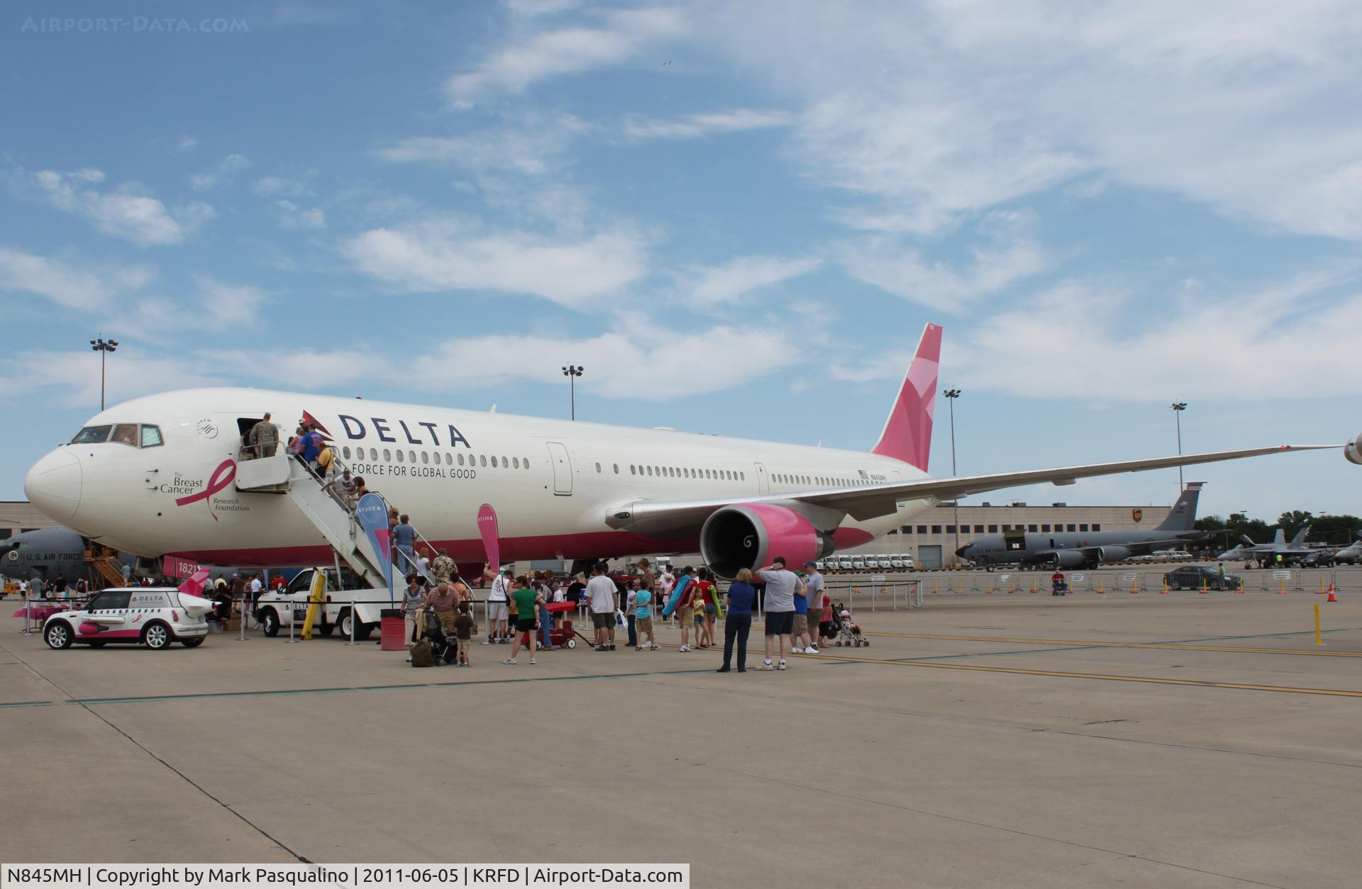 N845MH, 2002 Boeing 767-432/ER C/N 29719, Boeing 767-400ER