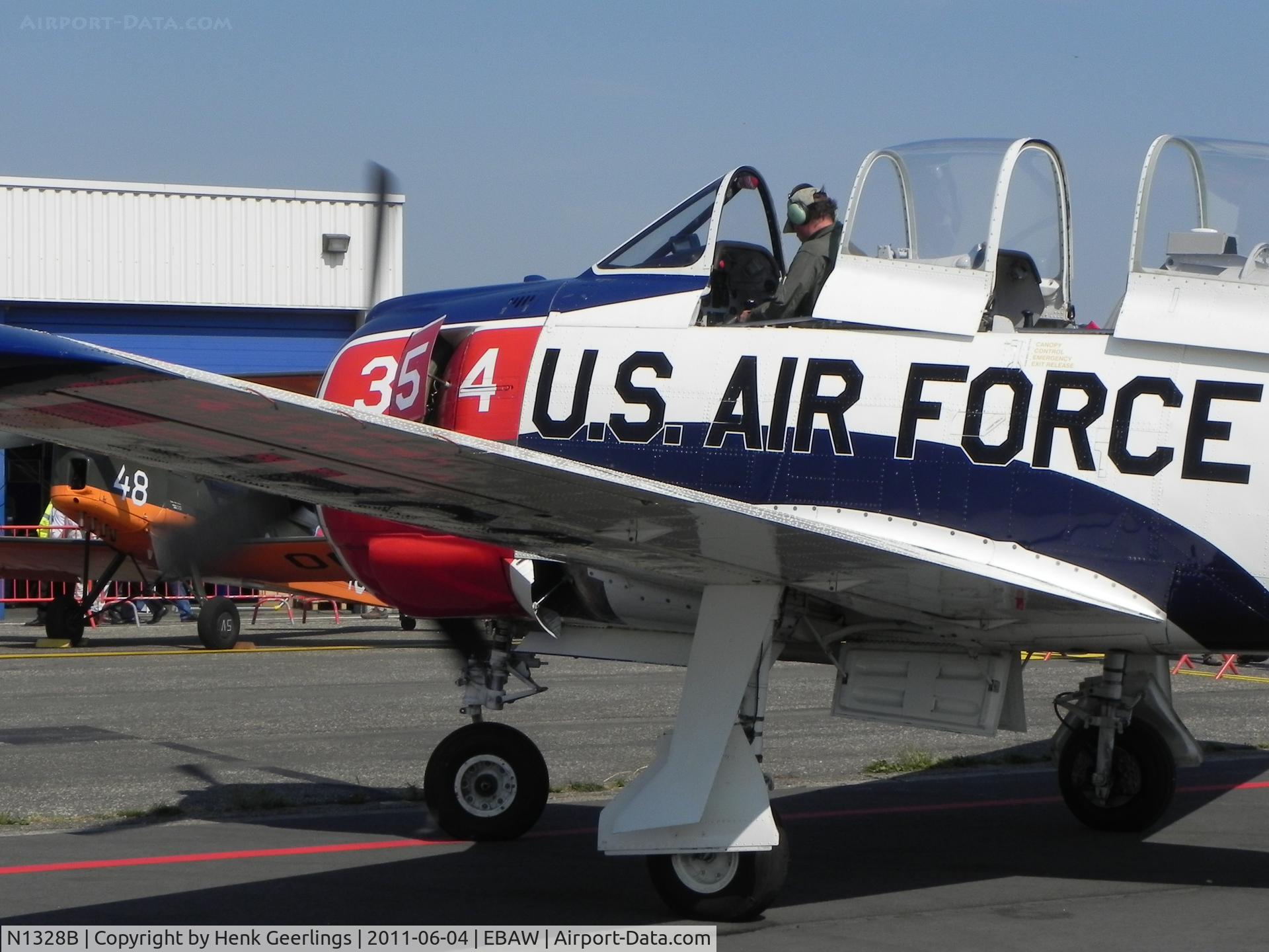 N1328B, 1955 North American T-28B Trojan C/N 200-425, Stampe Fly In 2011