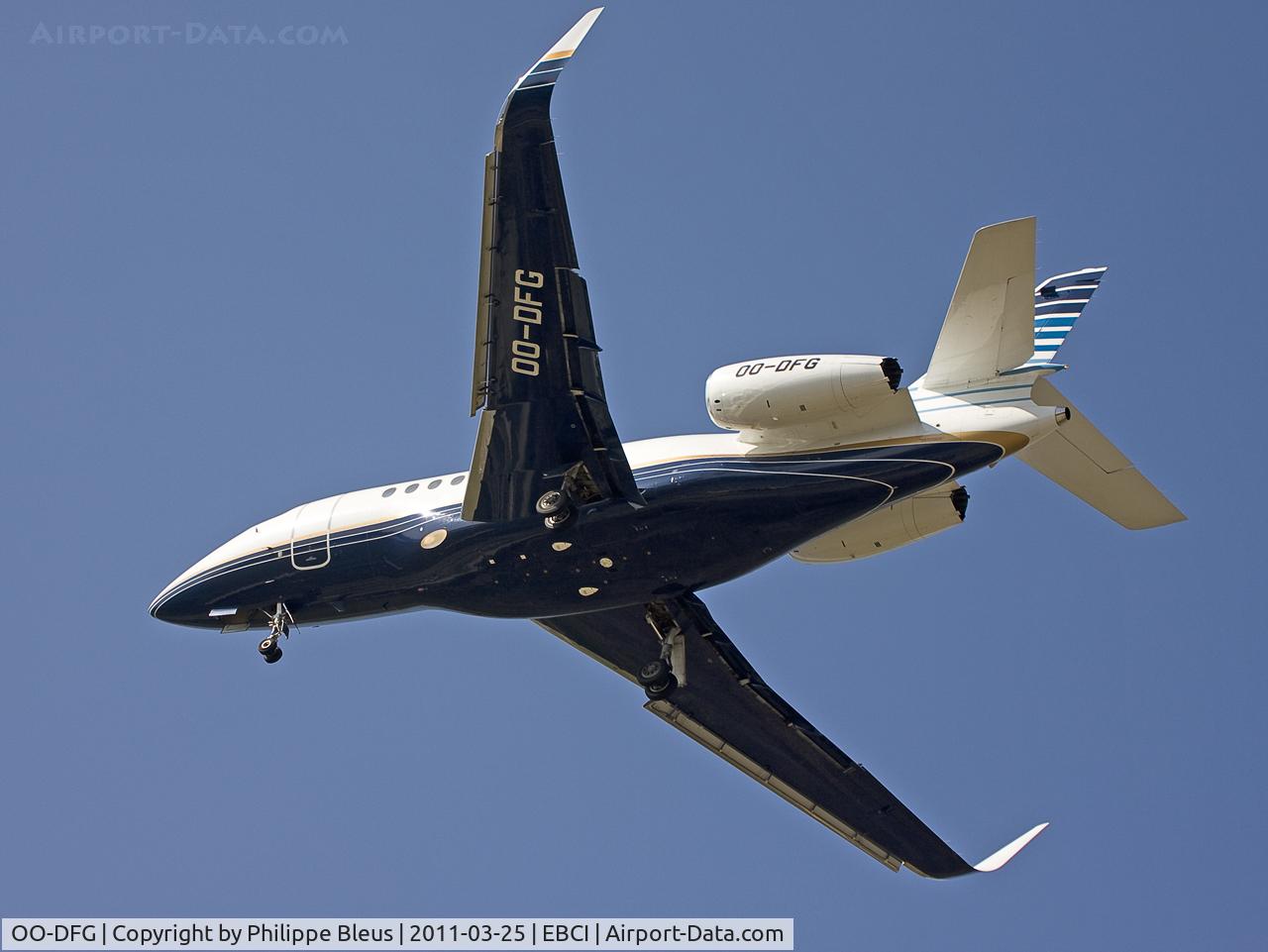 OO-DFG, 2007 Dassault Falcon 2000EX C/N 140, Short final rwy 25.