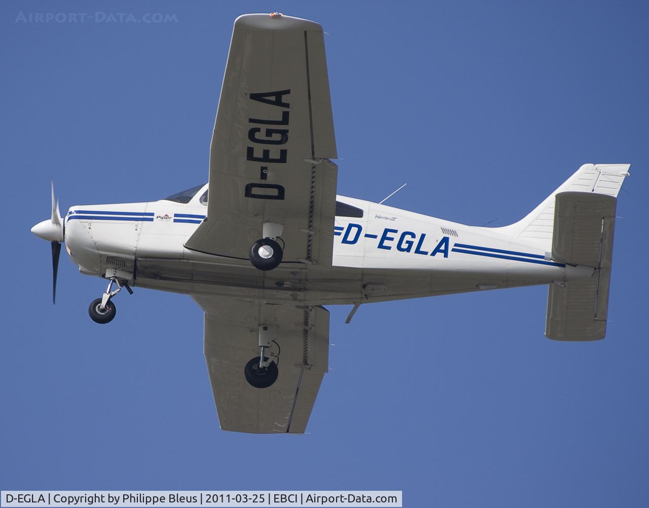 D-EGLA, 2005 Piper PA-28-161 Warrior III C/N 2842251, Little warrior on short final rwy 25