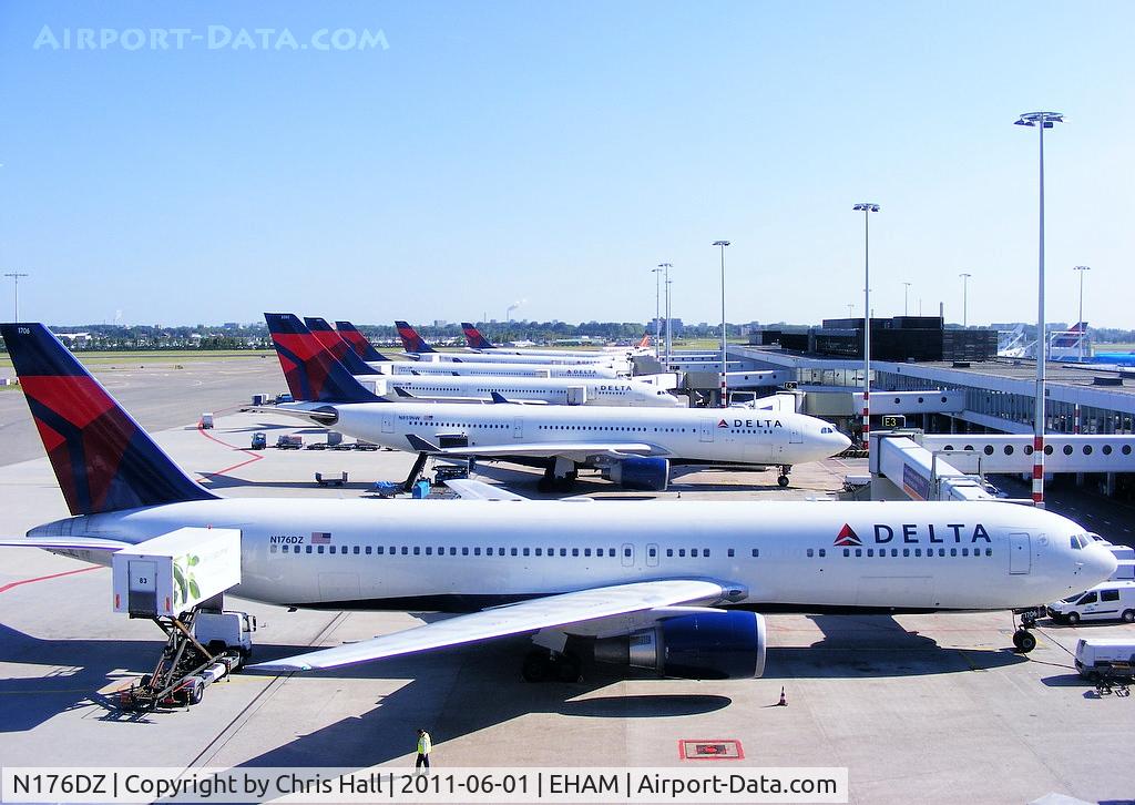 N176DZ, 1999 Boeing 767-332 C/N 29697, Delta Airlines