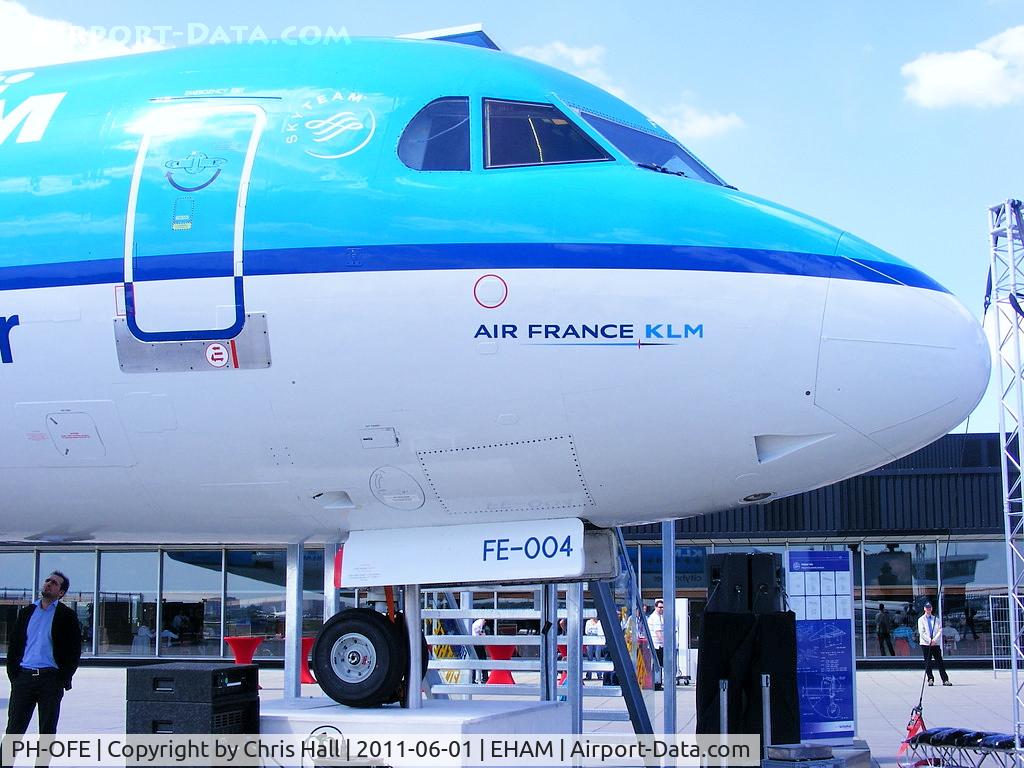 PH-OFE, 1989 Fokker 100 (F-28-0100) C/N 11260, preserved on the Panorama terrace at Schiphol