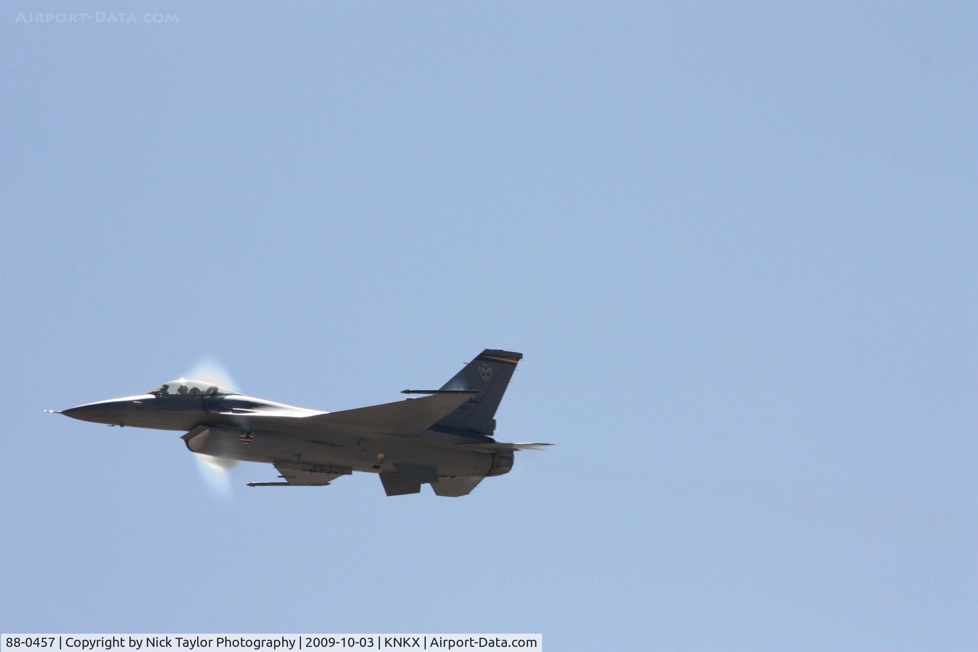 88-0457, 1988 General Dynamics F-16CG Night Falcon C/N 1C-59, Maj. David 