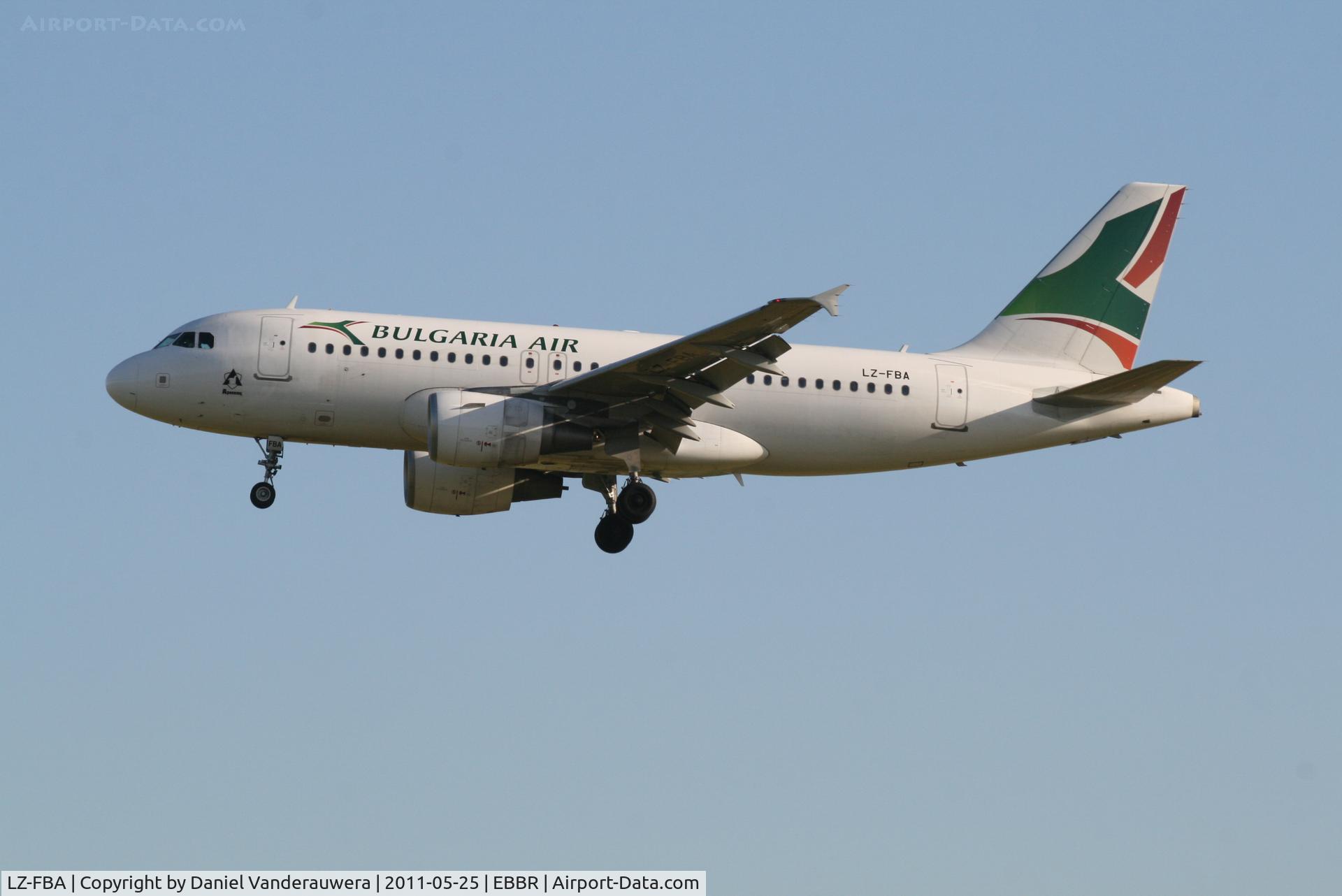 LZ-FBA, 2008 Airbus A319-112 C/N 3564, Arrival of flight FB405 to RWY 25L