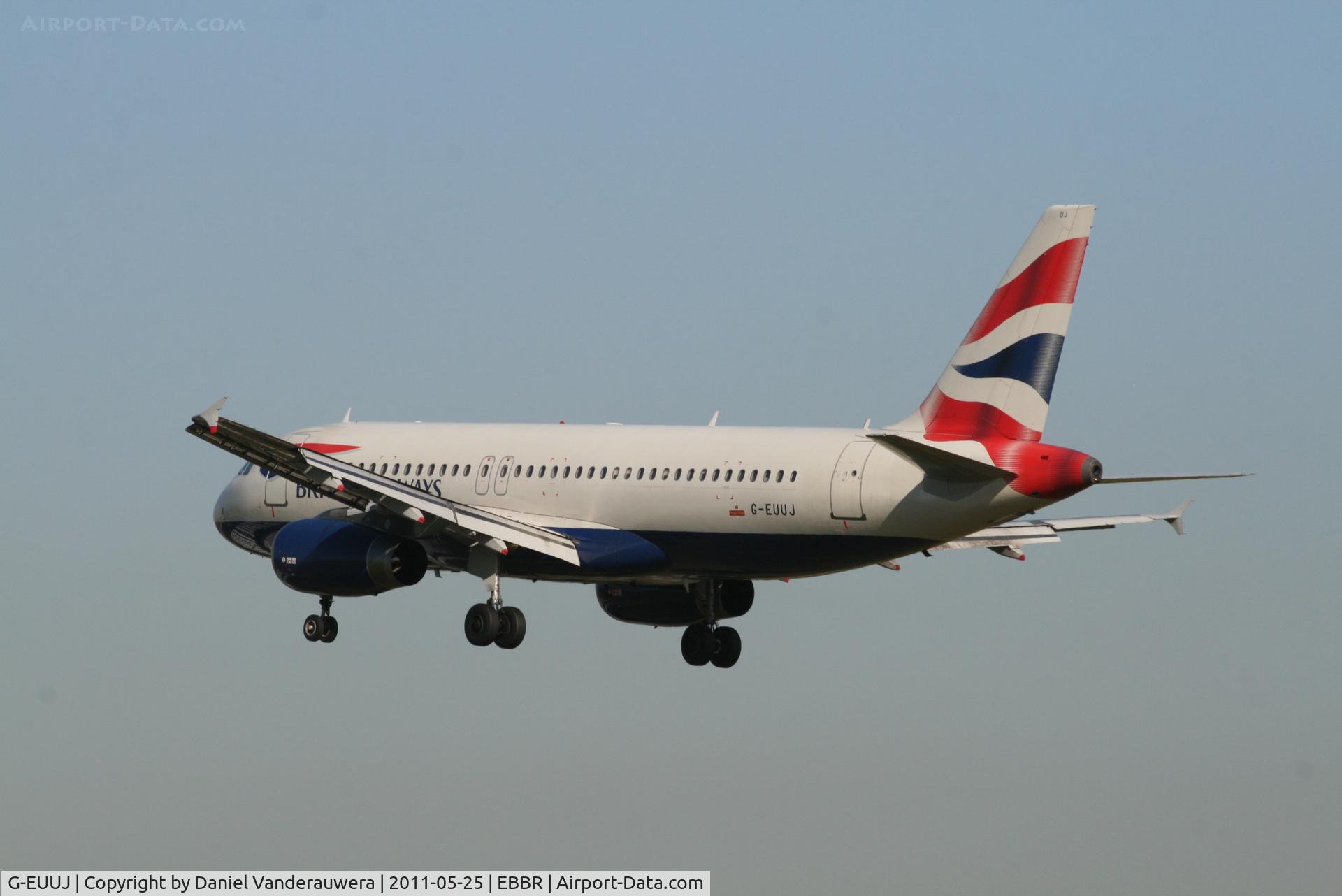 G-EUUJ, 2002 Airbus A320-232 C/N 1883, Flight BA388 is descending to RWY 25L