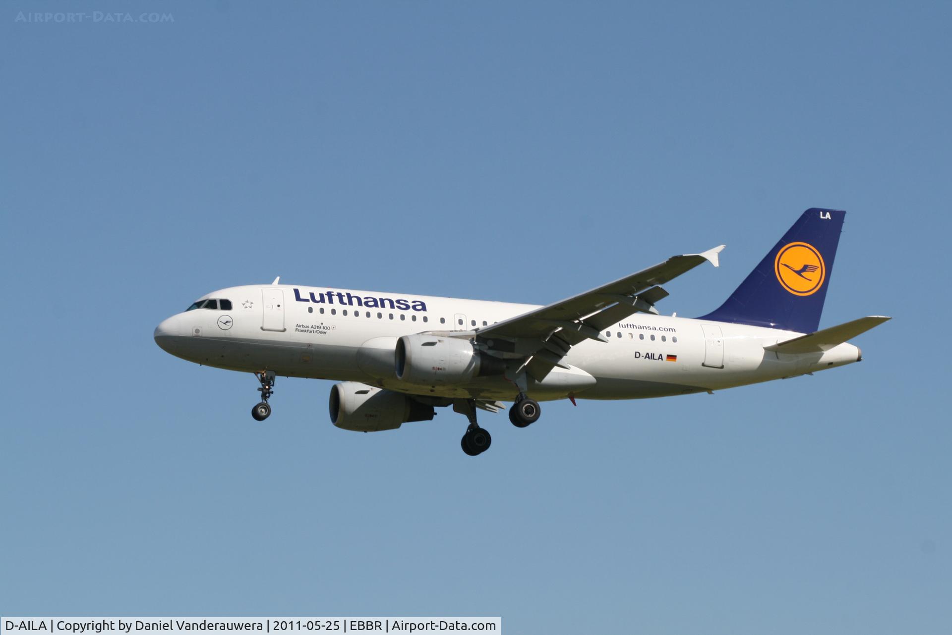 D-AILA, 1996 Airbus A319-114 C/N 609, Arrival of flight LH2284 to RWY 25L