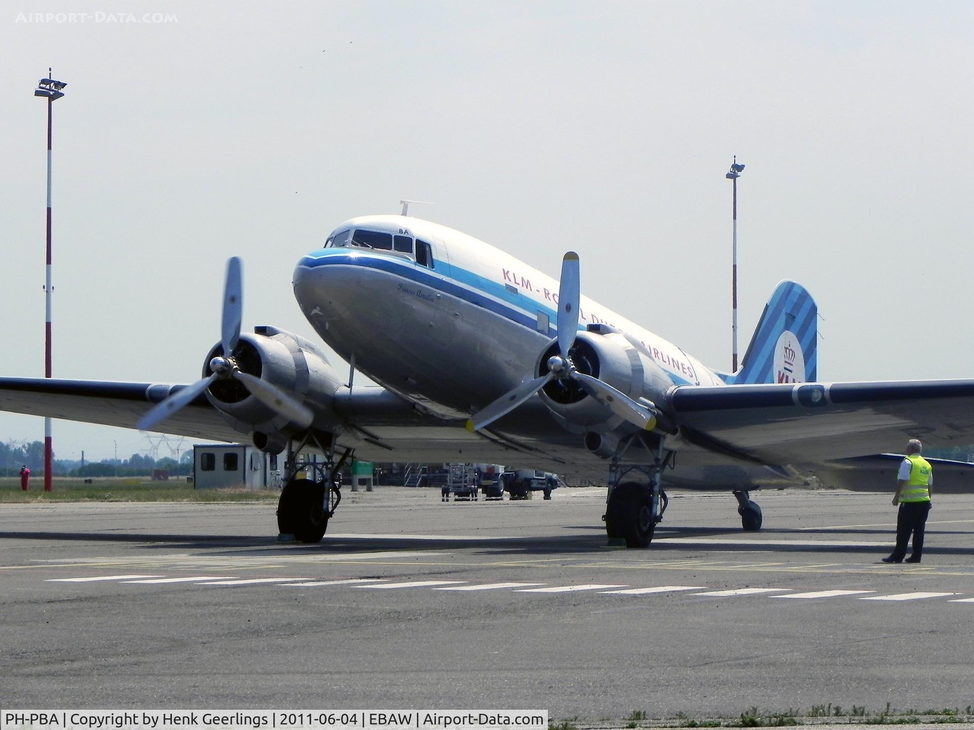 PH-PBA, 1943 Douglas DC-3C-S1C3G (C-47A-75-DL) C/N 19434, Stampe Fly In , 2011