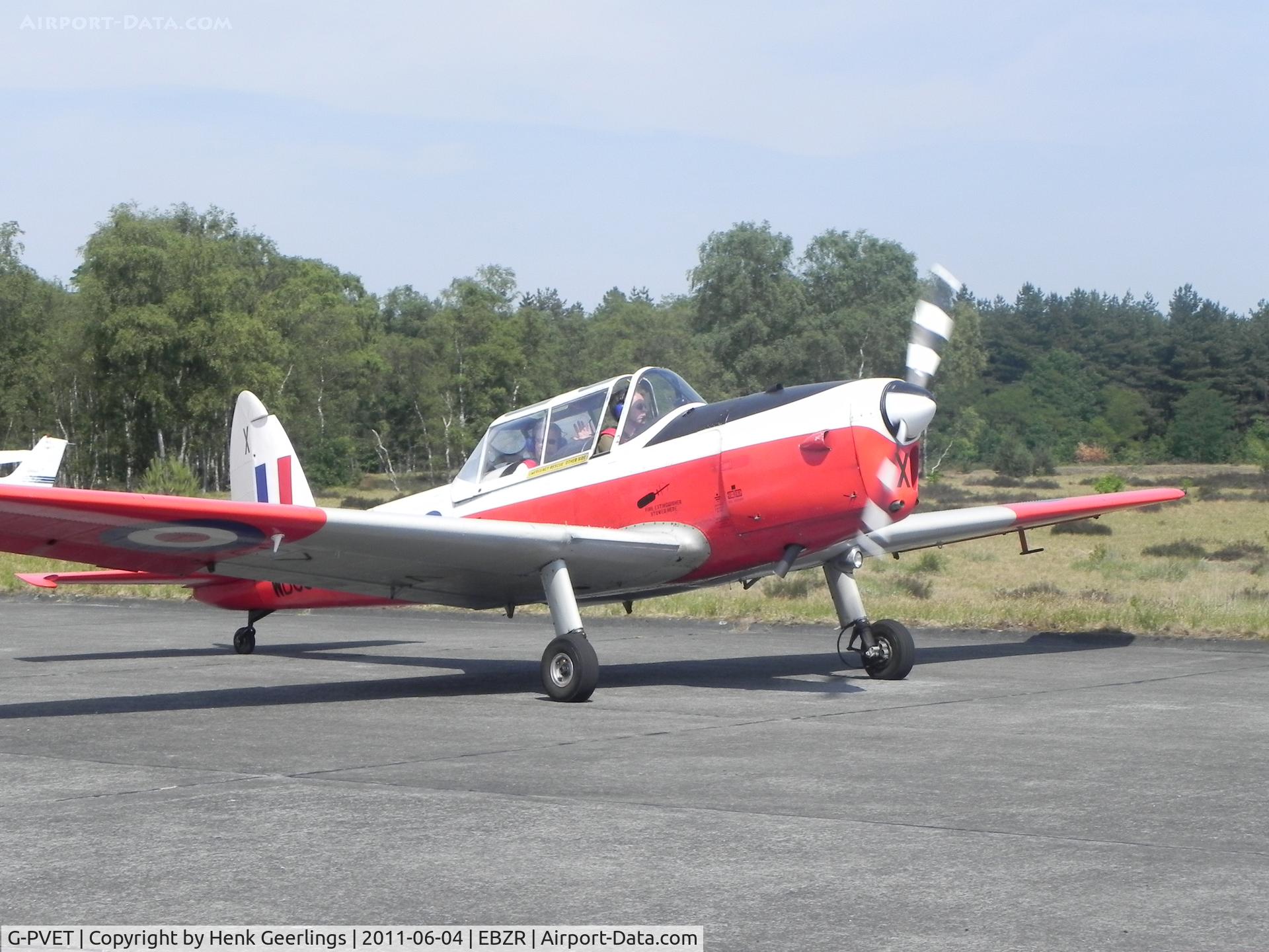 G-PVET, 1950 De Havilland DHC-1 Chipmunk T.10 C/N C1/0017, Chipmeet 2011