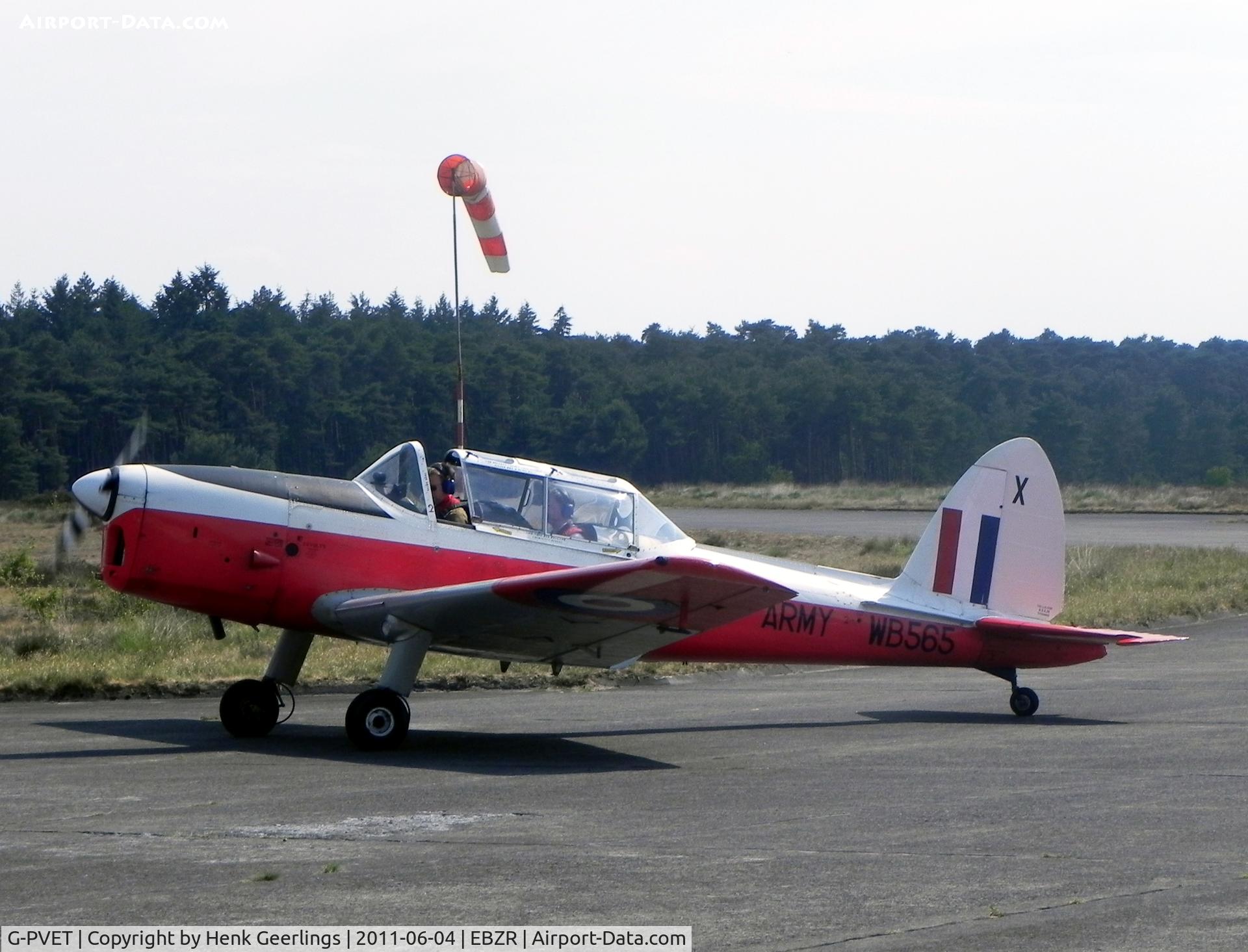 G-PVET, 1950 De Havilland DHC-1 Chipmunk T.10 C/N C1/0017, Chipmeet 2011