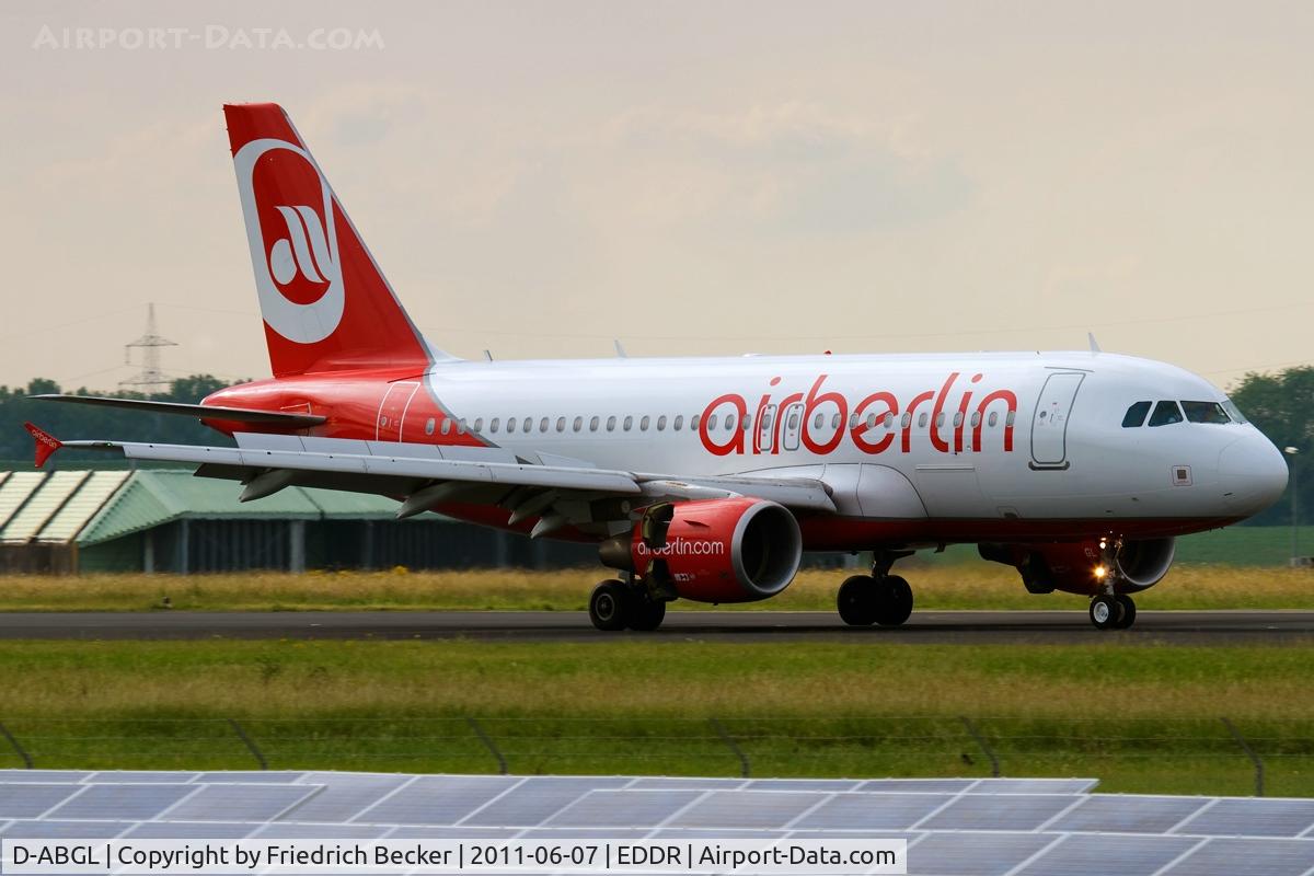 D-ABGL, 2008 Airbus A319-112 C/N 3586, decelerating aftertouchdown