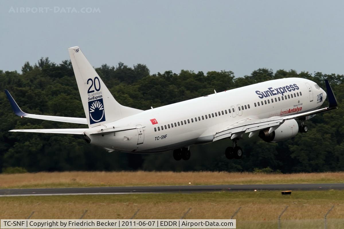 TC-SNF, 2008 Boeing 737-8HC C/N 36529, departure to Antalya via RW09