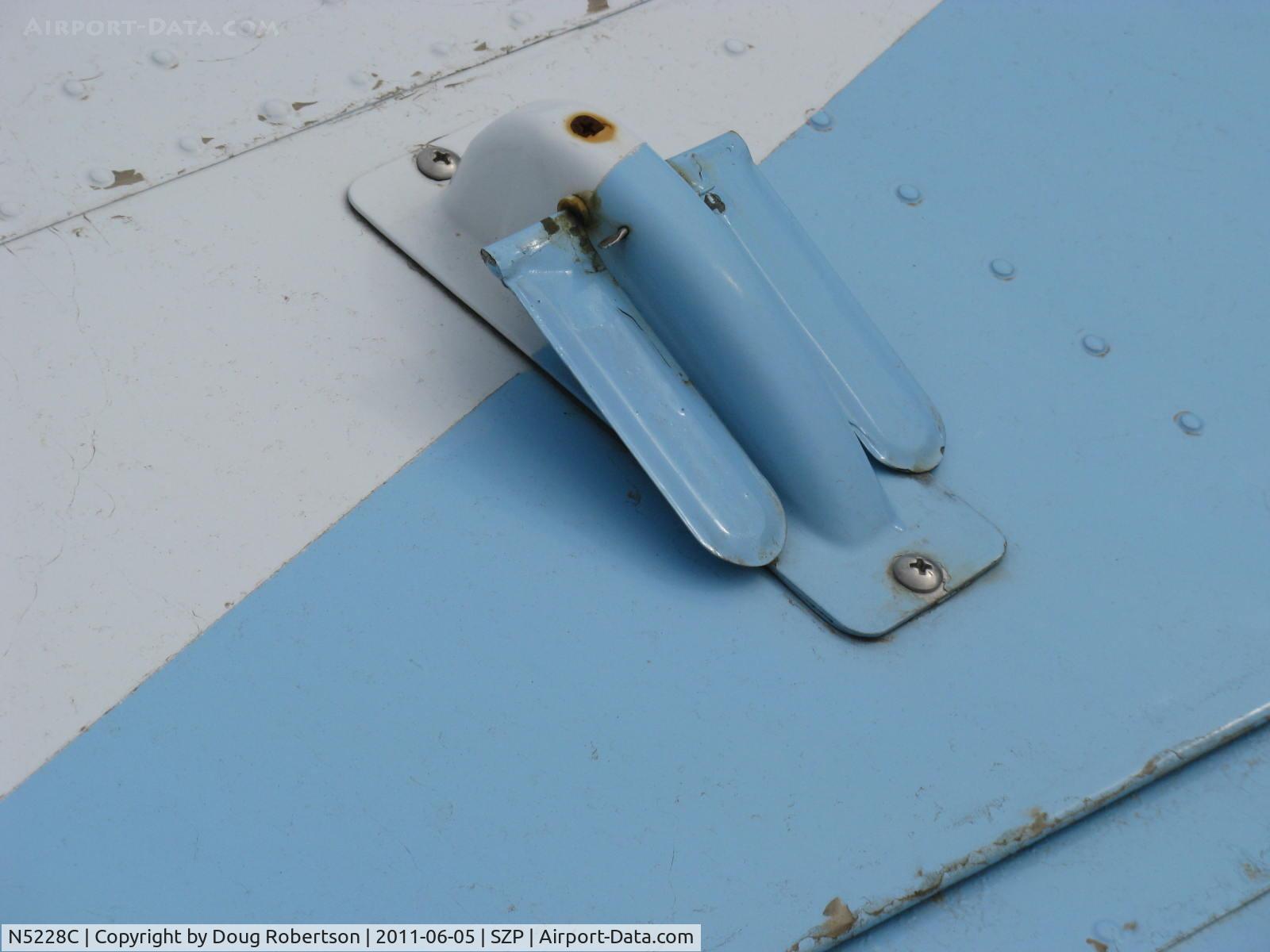 N5228C, 1950 Beech B35 Bonanza C/N D-2573, 1950 Beech B35 BONANZA, Continental E-185-8 196/185 Hp, wing stall warn switch
