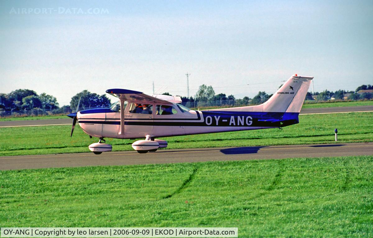 OY-ANG, 1974 Reims F172M Skyhawk C/N 1232, Odense Air Show 9.9.06