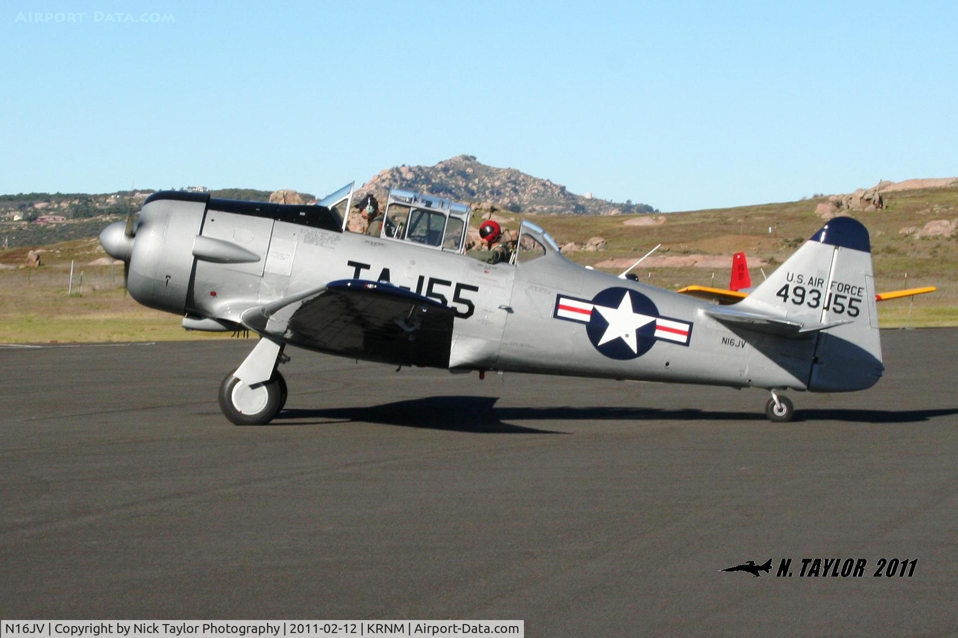 N16JV, 1949 North American T-6G Texan C/N 168-259, Heading out