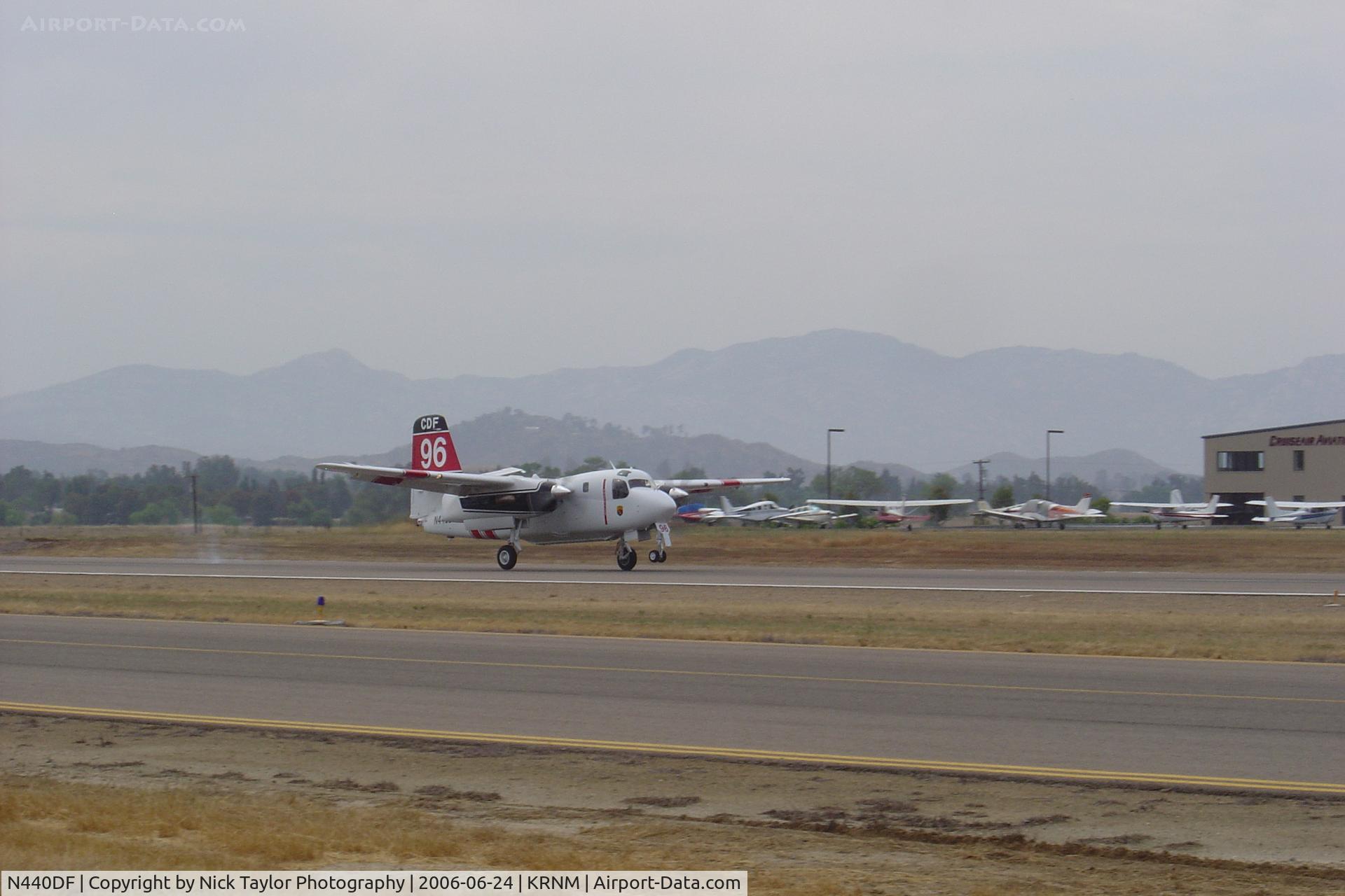 N440DF, 2001 Marsh Aviation S-2F3AT C/N 149873, Tanker 96 touches down at Ramona