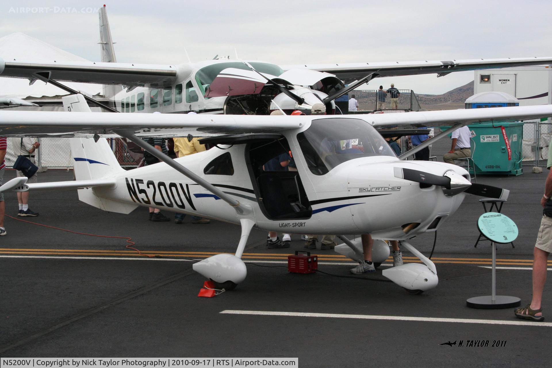 N5200V, Cessna 162 Skycatcher C/N 16200008, On display