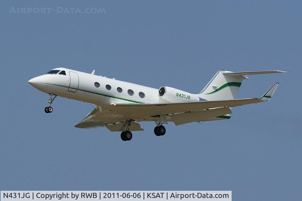 N431JG, 1984 Gulfstream Aerospace G-1159A Gulfstream III C/N 417, Landing 12R