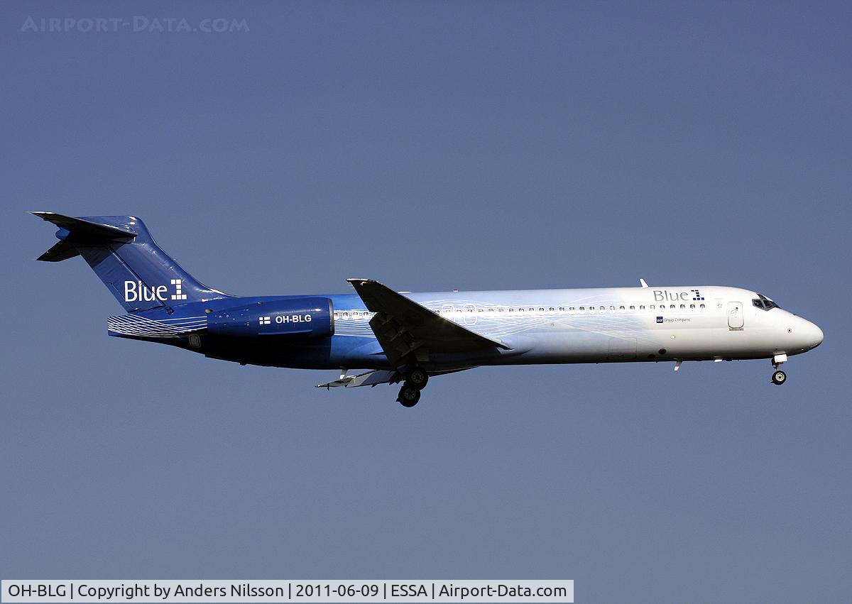 OH-BLG, 2000 Boeing 717-2CM C/N 55059, On final approach for runway 19L.