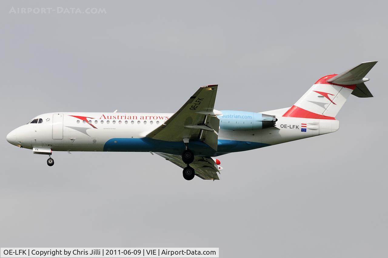 OE-LFK, 1995 Fokker 70 (F-28-0070) C/N 11555, Austrian arrows