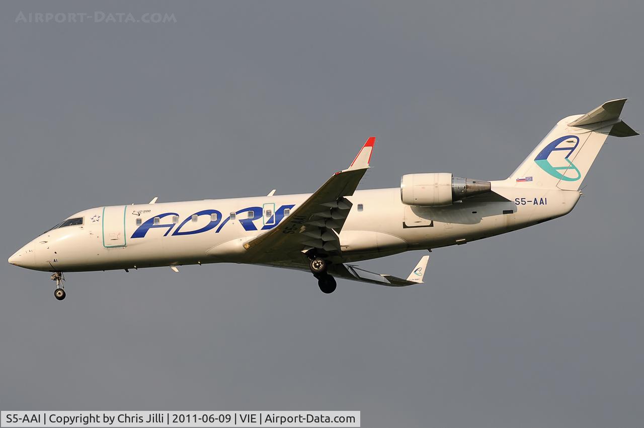 S5-AAI, 1998 Canadair CRJ-200LR (CL-600-2B19) C/N 7248, Adria