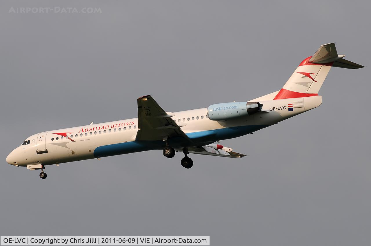 OE-LVC, 1993 Fokker 100 (F-28-0100) C/N 11446, Austrian arrows