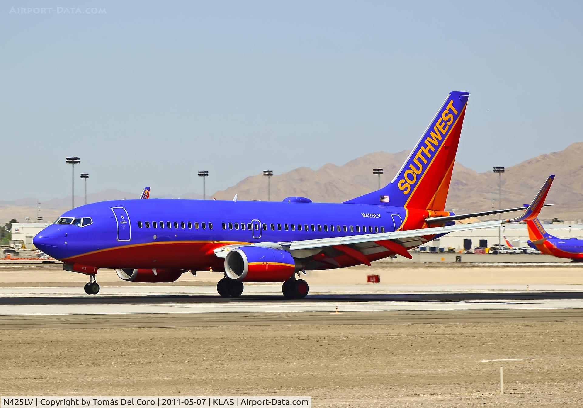 N425LV, 2002 Boeing 737-7H4 C/N 29829, Southwest Airlines Boeing 737-7H4 N425LV (cn 29829/1109)

Las Vegas - McCarran International (LAS / KLAS)
USA - Nevada, May 07, 2011
Photo: Tomás Del Coro